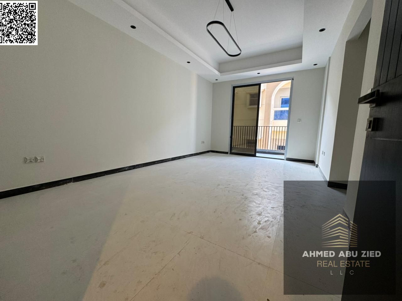 First occupancy with one month free! A luxurious apartment consisting of a master bedroom, a fully equipped kitchen, and two bathrooms. The best price