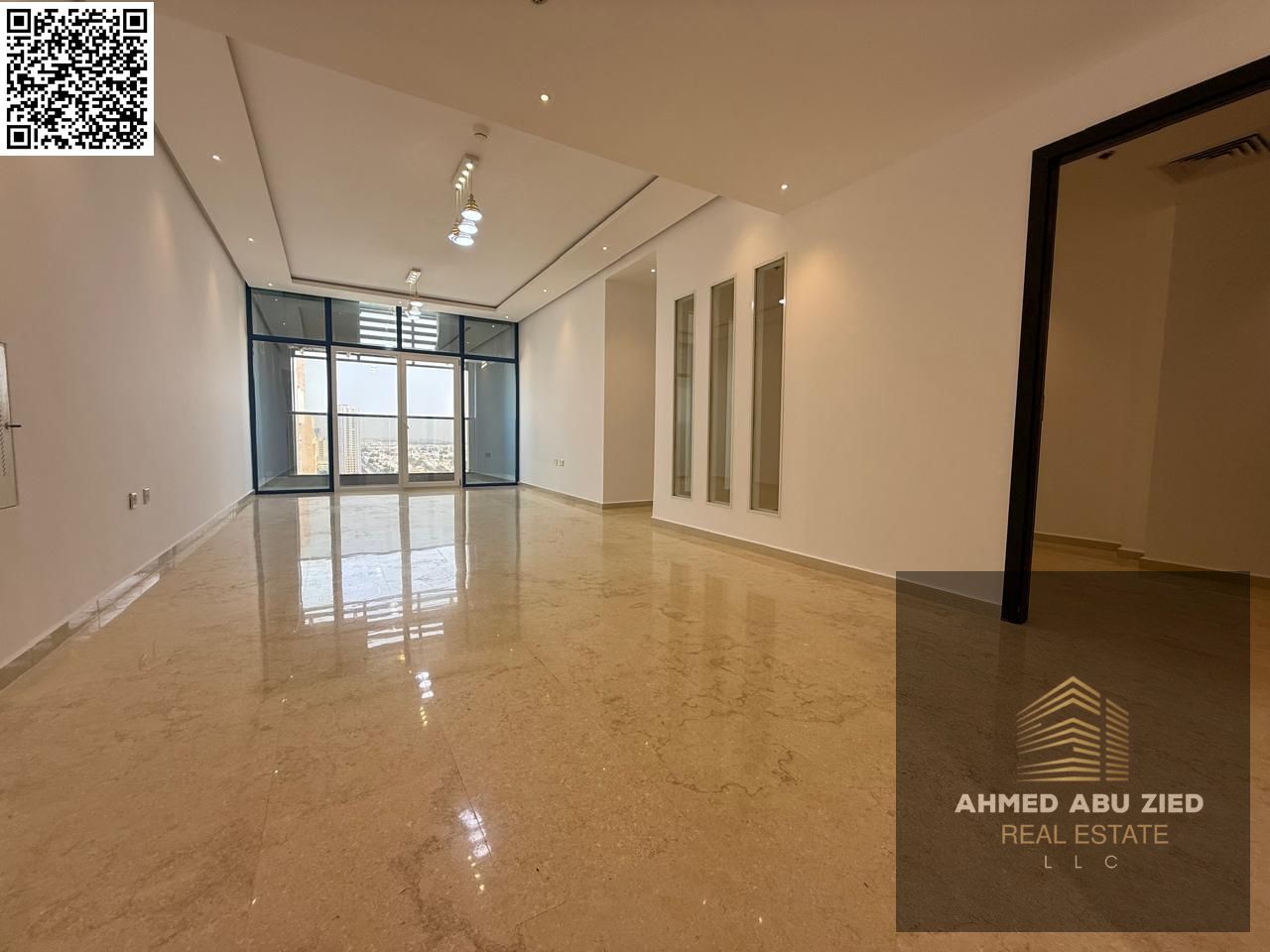 Free parking - The most luxurious two-bedroom apartment in Al Nuaimiya 3, Ajman - Balcony with open view - Gaming room - Super deluxe finishing