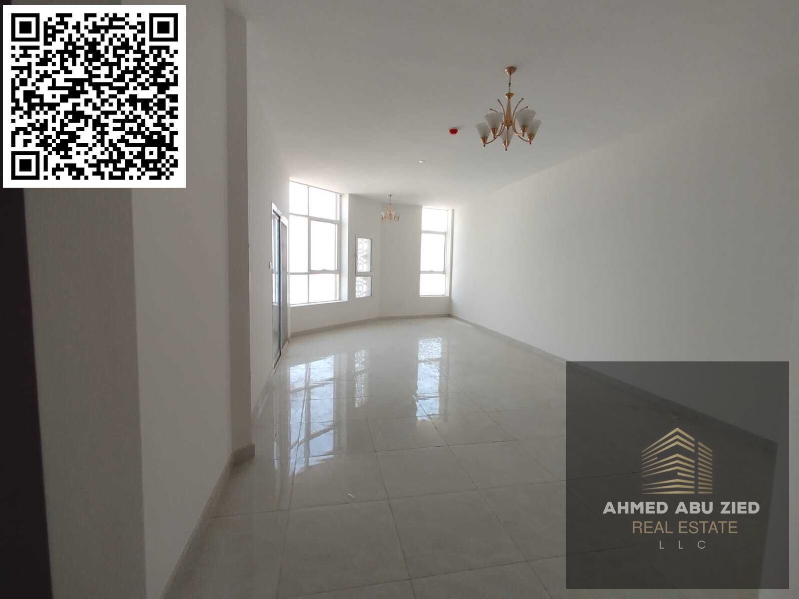 Sea view 2BHK on Ajman Corniche – 3 baths, balcony, laundry room, central AC, built-in wardrobes, free parking. 4 or 6 cheques. Spacious layout.
