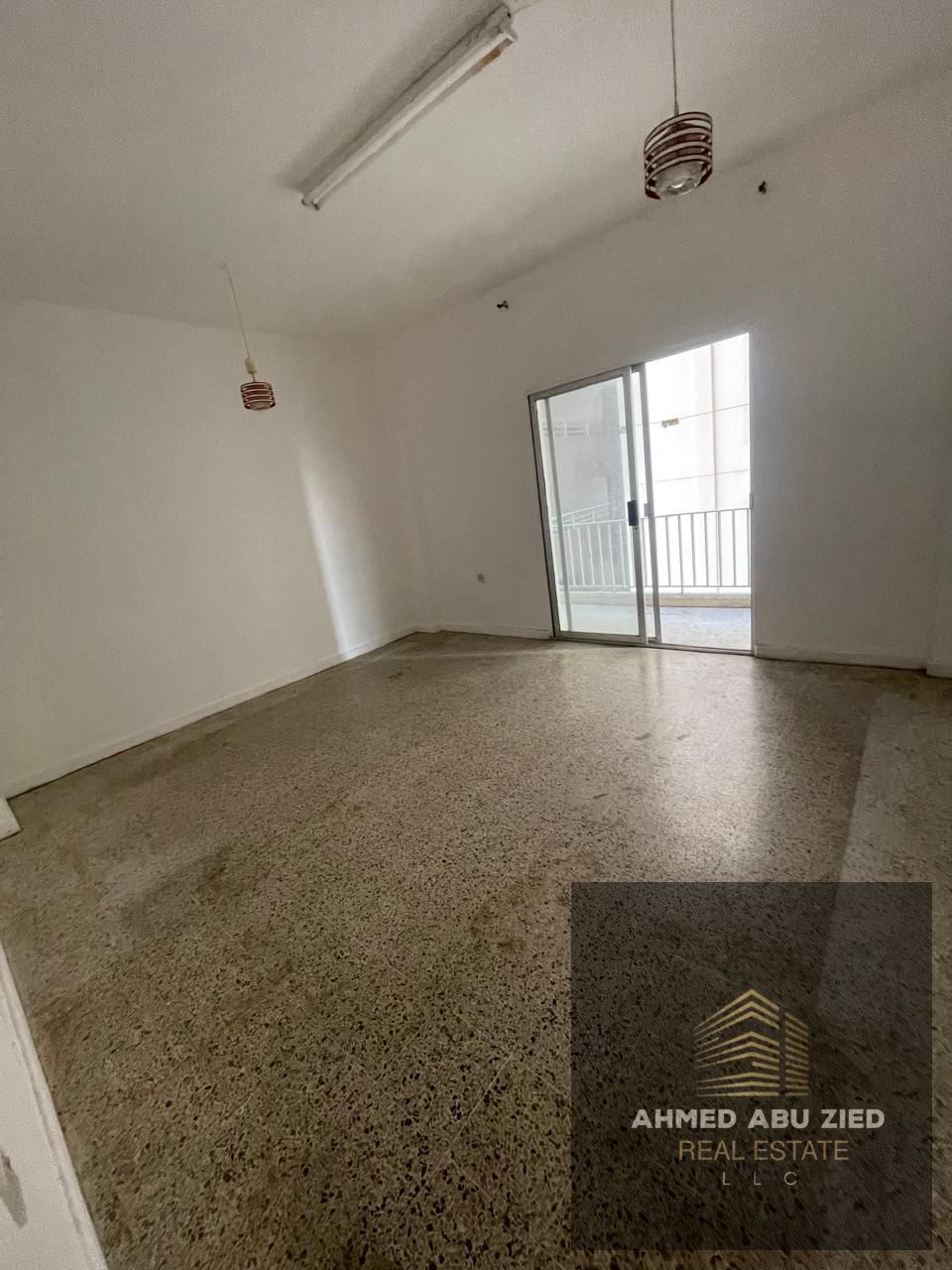 Three-bedroom apartment with a living room for annual rent in Ajman, Al Rashidiya 3 The apartment consists of three bedrooms, a living room, two bath