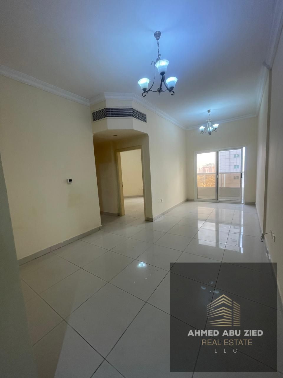 A great opportunity for annual rent in Ajman - Al Nuaimiya Location: Next to Al Hekma School and close to Khalifa Street Apartment de
