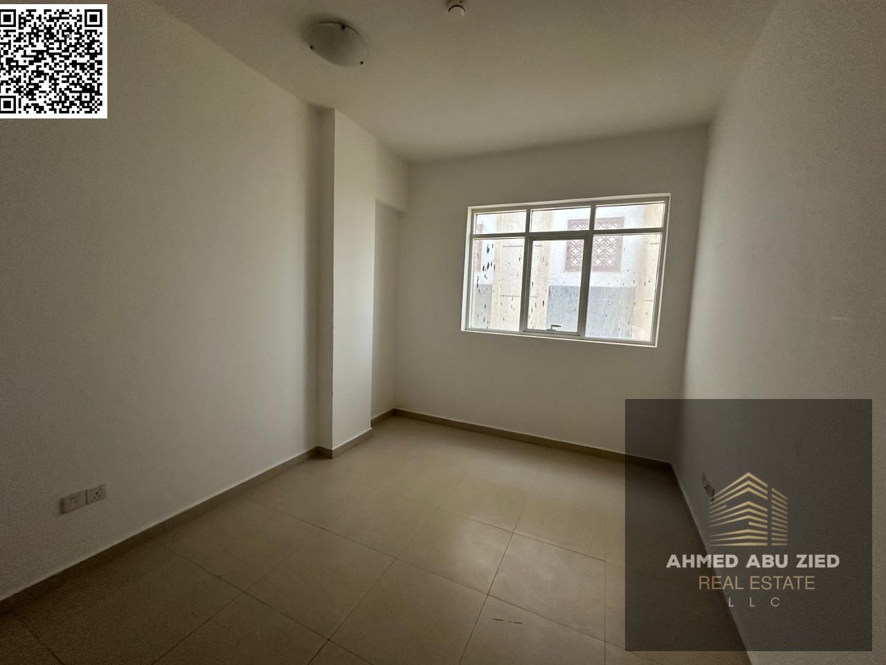 Elegant and luxurious two-bedroom apartment with a spacious kitchen, open view, two bathrooms, and a balcony. Close to all public areas, direct exit f