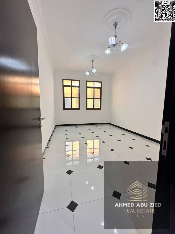 Luxurious and elegant master bedroom, large living room, modern kitchen, 2 bathrooms, 1 balcony, central air conditioning, flexible payment options,
