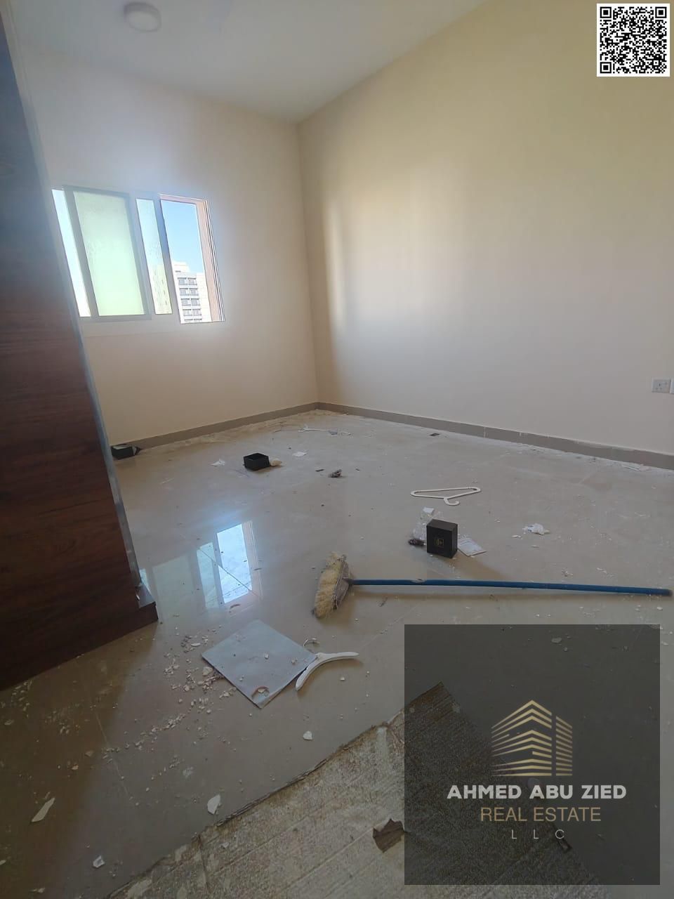 Luxurious and elegant master bedroom, large living room, modern kitchen, central air conditioning, premium bathroom, flexible payment options, close t