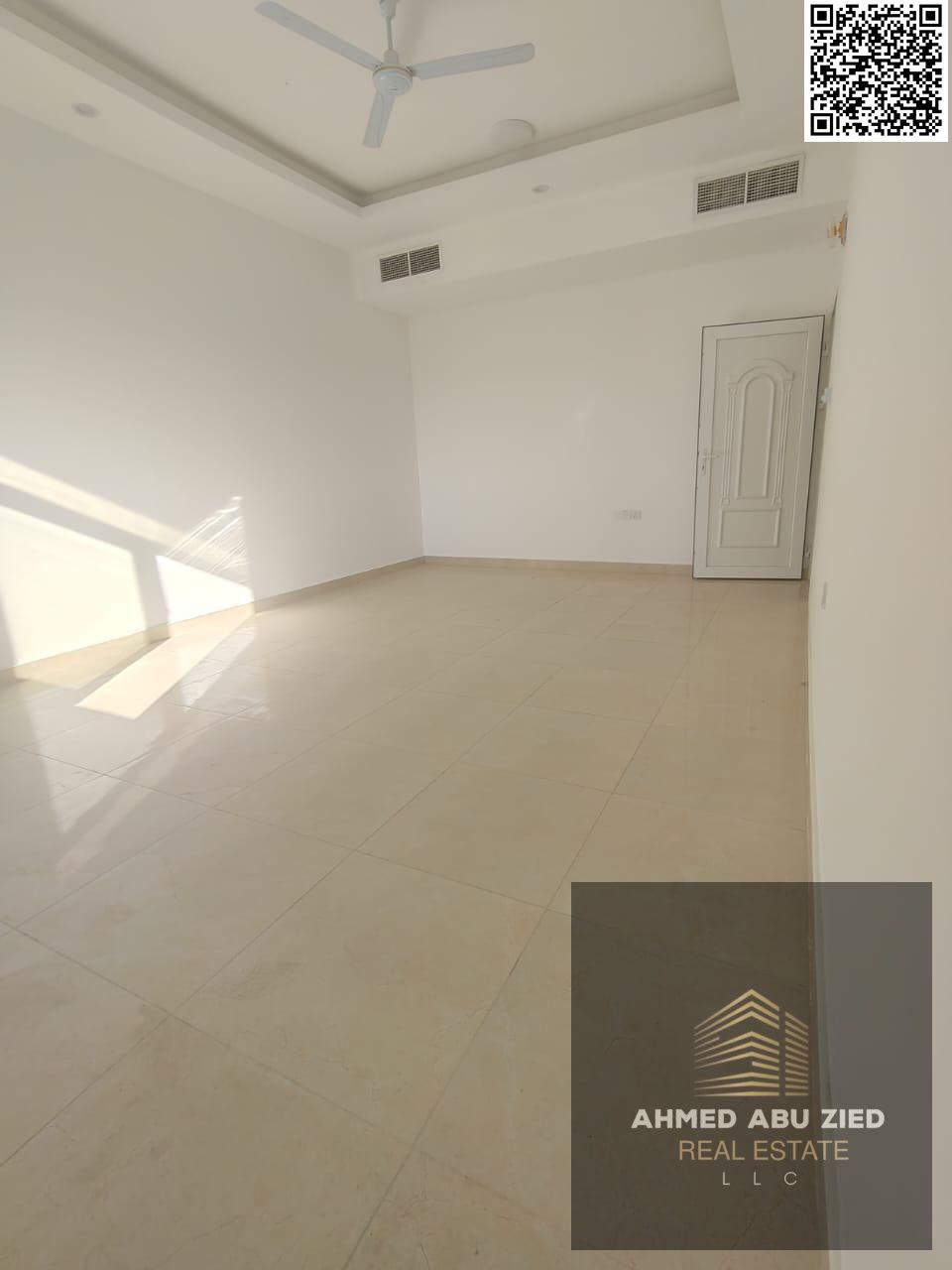 Upscale and luxurious rooms, large living room, spacious kitchen, central air conditioning, 2 bathrooms, balcony, open view, payment facilities, close