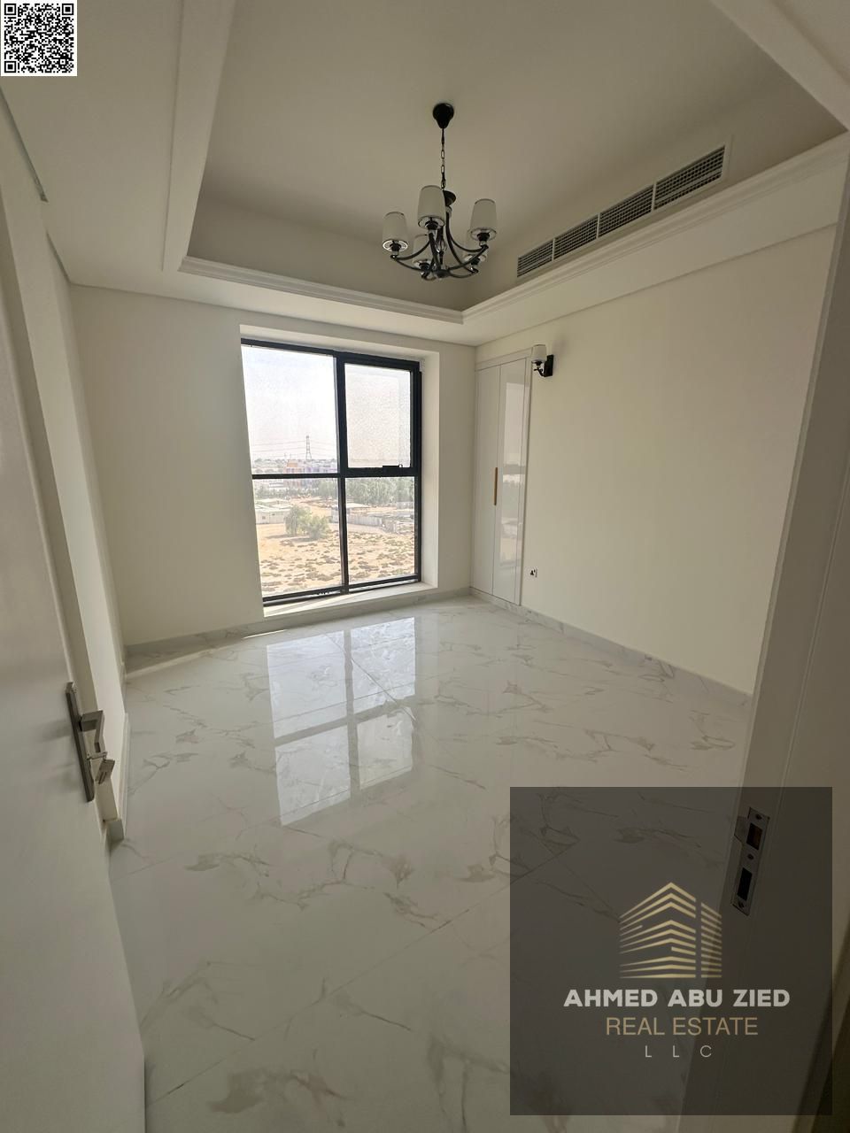 Upscale and luxurious 3-bedroom apartment with a large living room, Arabic-style majlis, modern kitchen, 3 bathrooms, balcony with open views, built-i
