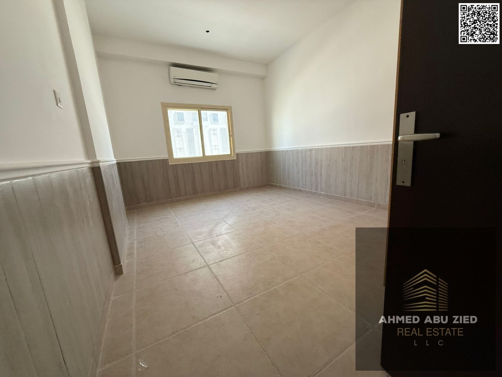 Luxurious and elegant master bedroom, large living room, spacious kitchen, 2 bathrooms, balcony with open view, laundry room, split air conditioning,