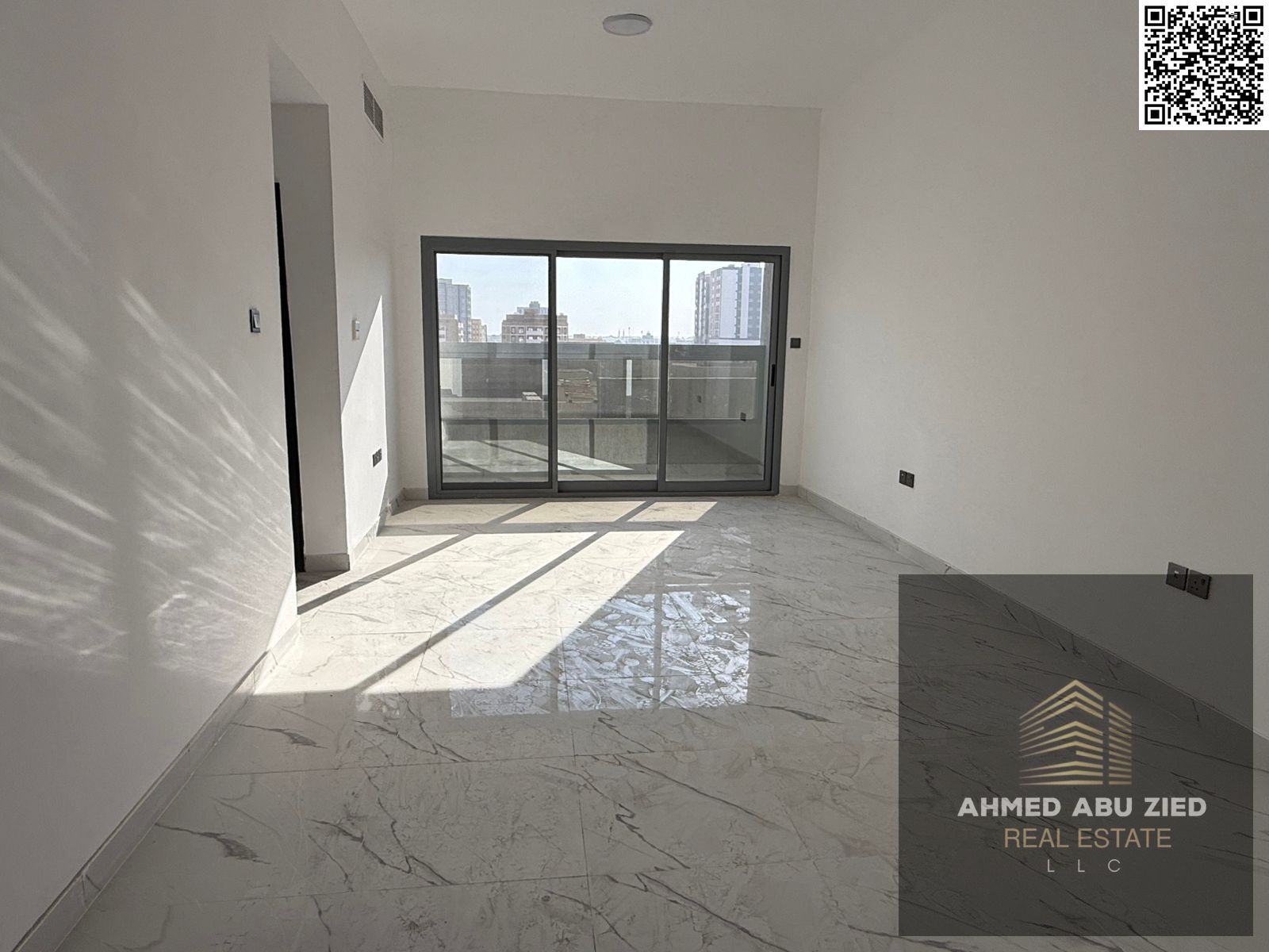 Luxurious and elegant master bedroom, large living room, spacious kitchen, 2 bathrooms, built-in wardrobes, balcony with open views, flexible payment