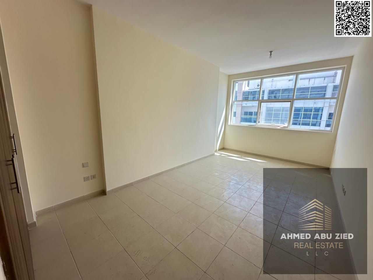 Luxurious two-bedroom apartment with a large living room, spacious and modern kitchen, three bathrooms, balcony, and open views. Flexible payment opti