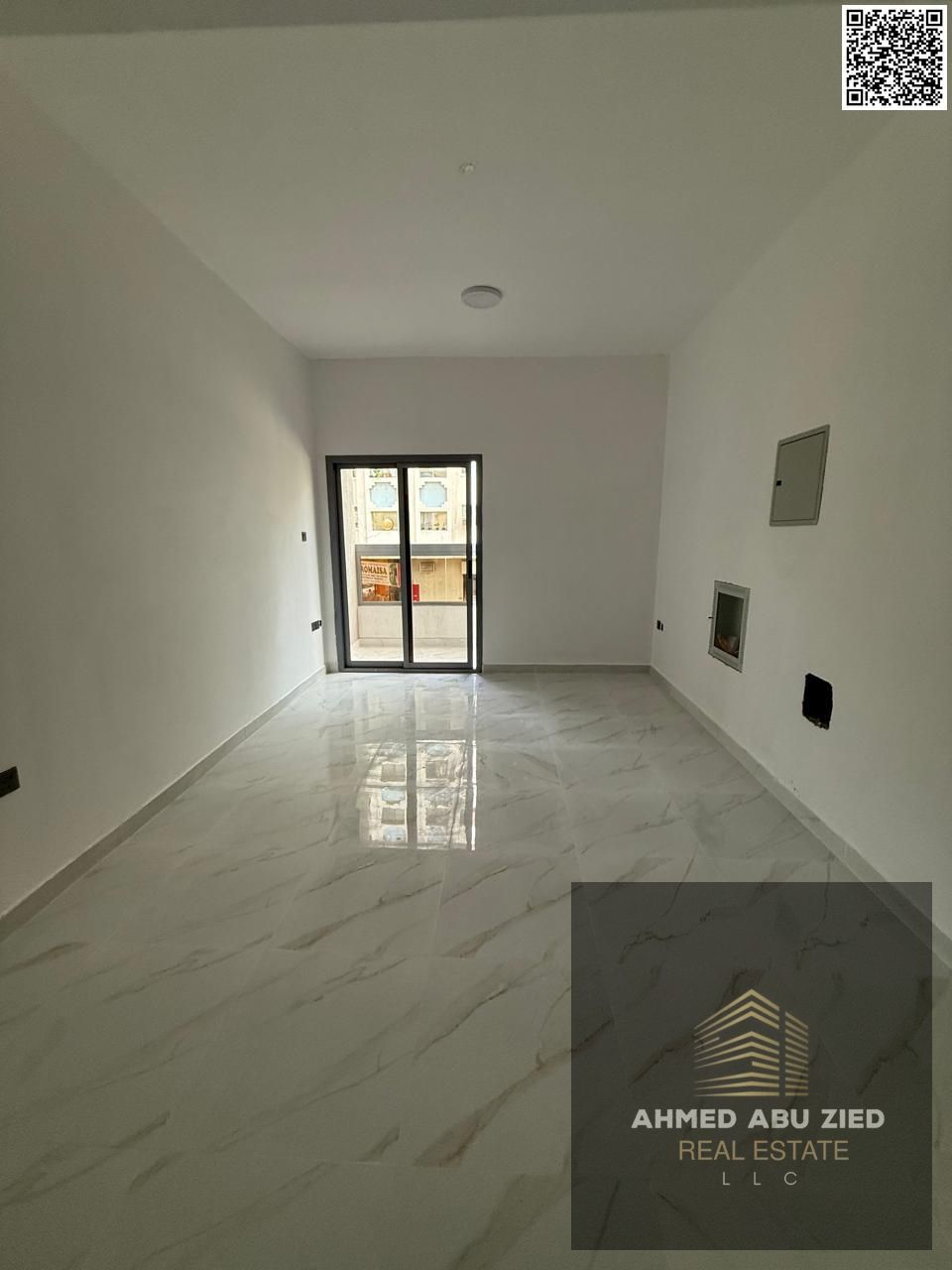 Luxurious and elegant master bedroom, large living room, spacious kitchen, 2 bathrooms, central air conditioning, balcony with open views, flexible pa