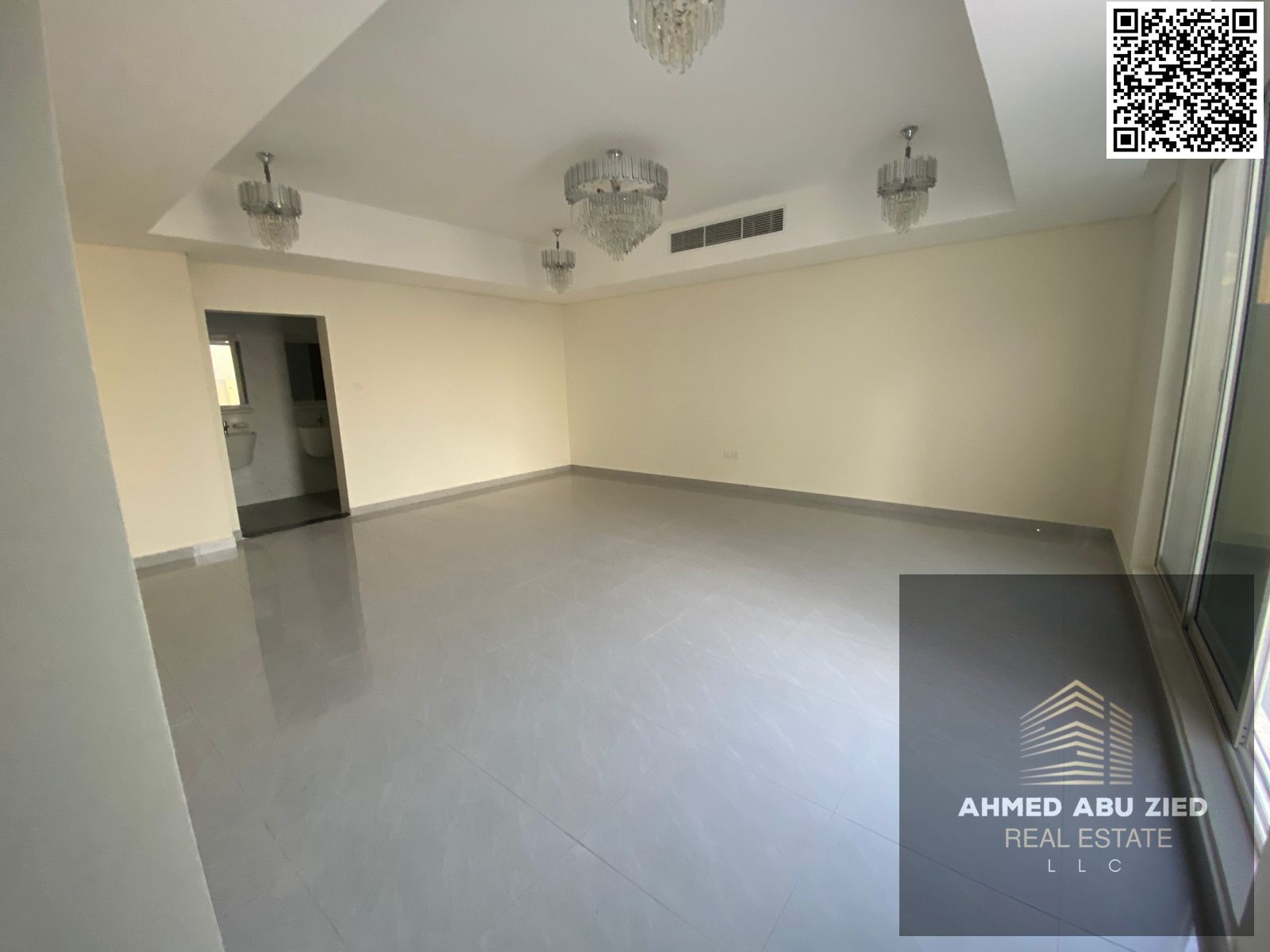 Luxurious and elegant penthouse with 3 master bedrooms, a large living room, a majlis (formal sitting room), a private Arabic bathroom, a spacious kit