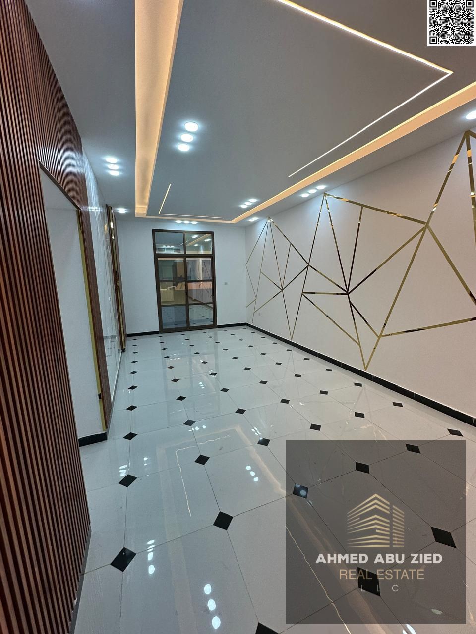 Upscale and luxurious two-bedroom apartment with a large living room, spacious modern kitchen, two bathrooms, central air conditioning, flexible payme