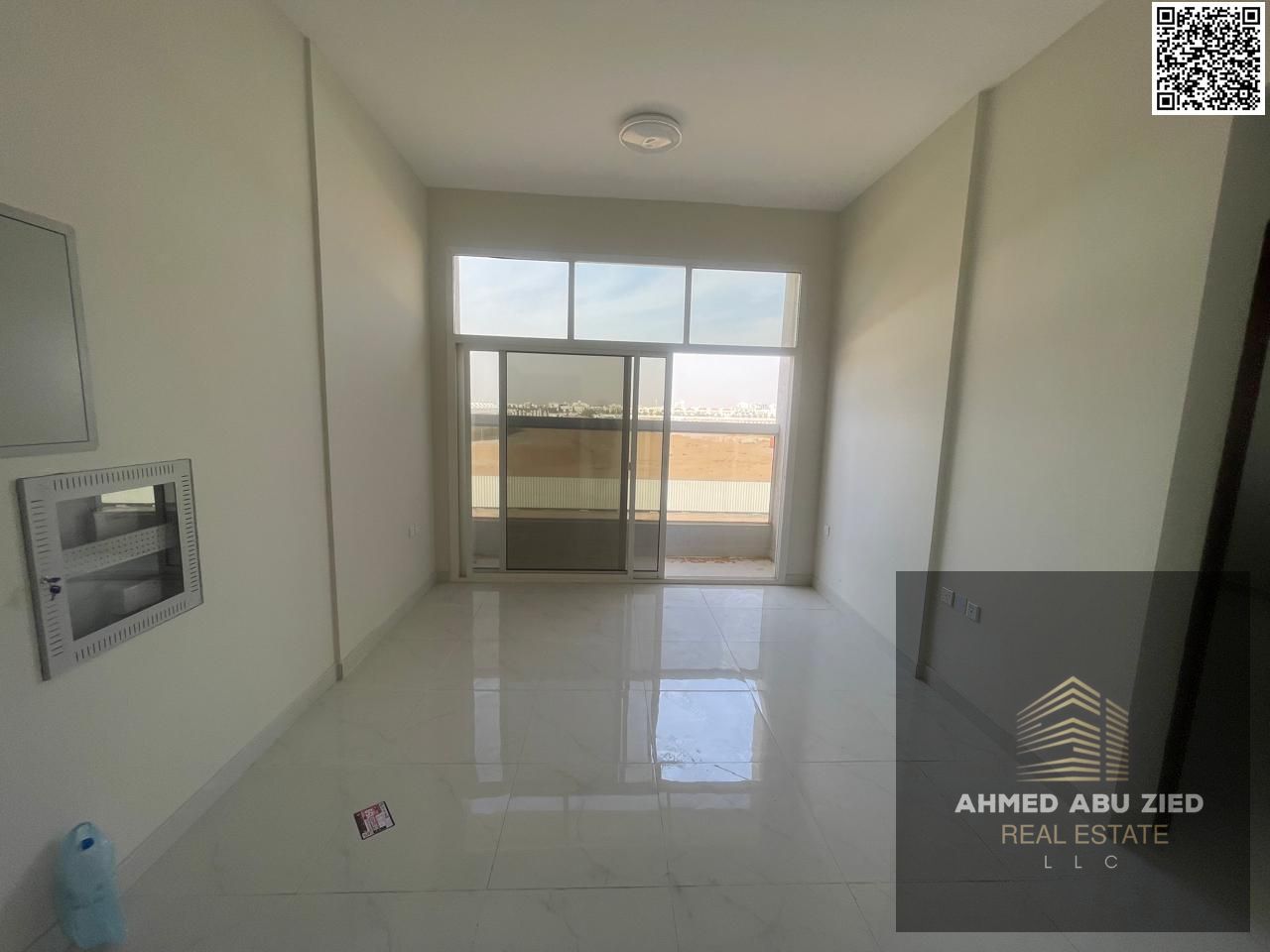 The most beautiful and best master bedroom, large living room, spacious kitchen, 2 bathrooms, balcony with open view, central air conditioning, paymen