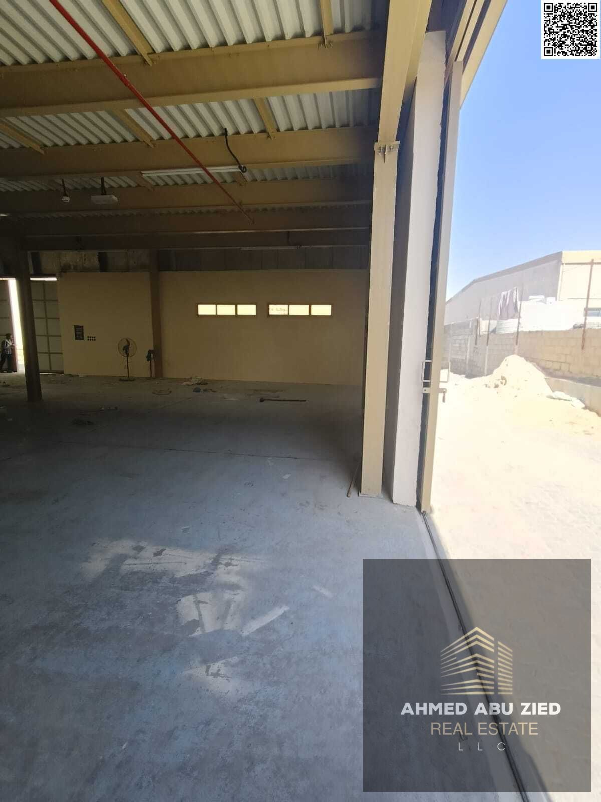 The largest and most spacious 6 warehouses for rent in Al Jurf Industrial Area 1, located on a main road near the Dubai and Sharjah exit. Each warehou