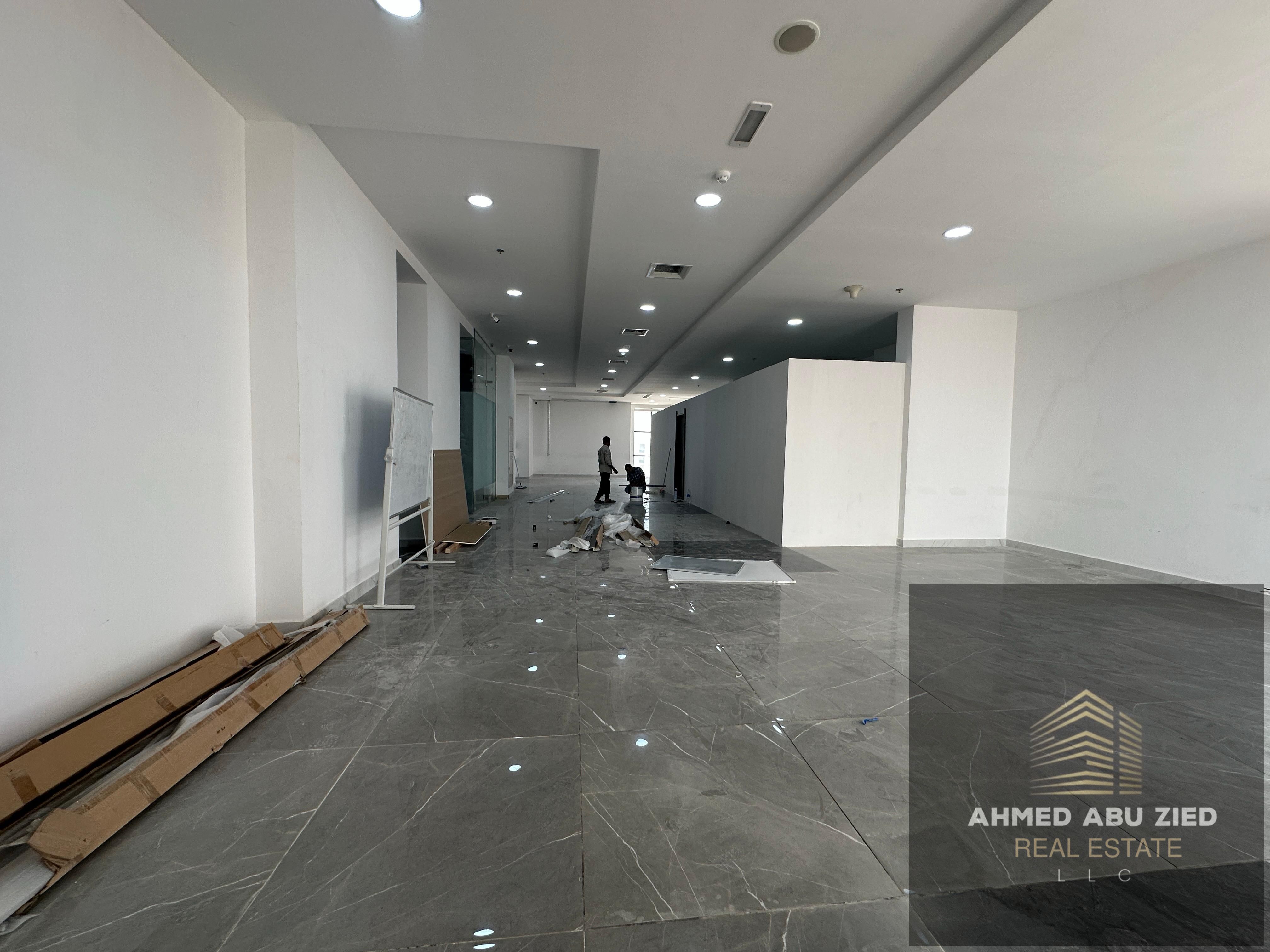 Full floor with a premium creek view ideal for investment and suitable for all business activities. Spanning 5,000 sq. ft. , this is an exceptional