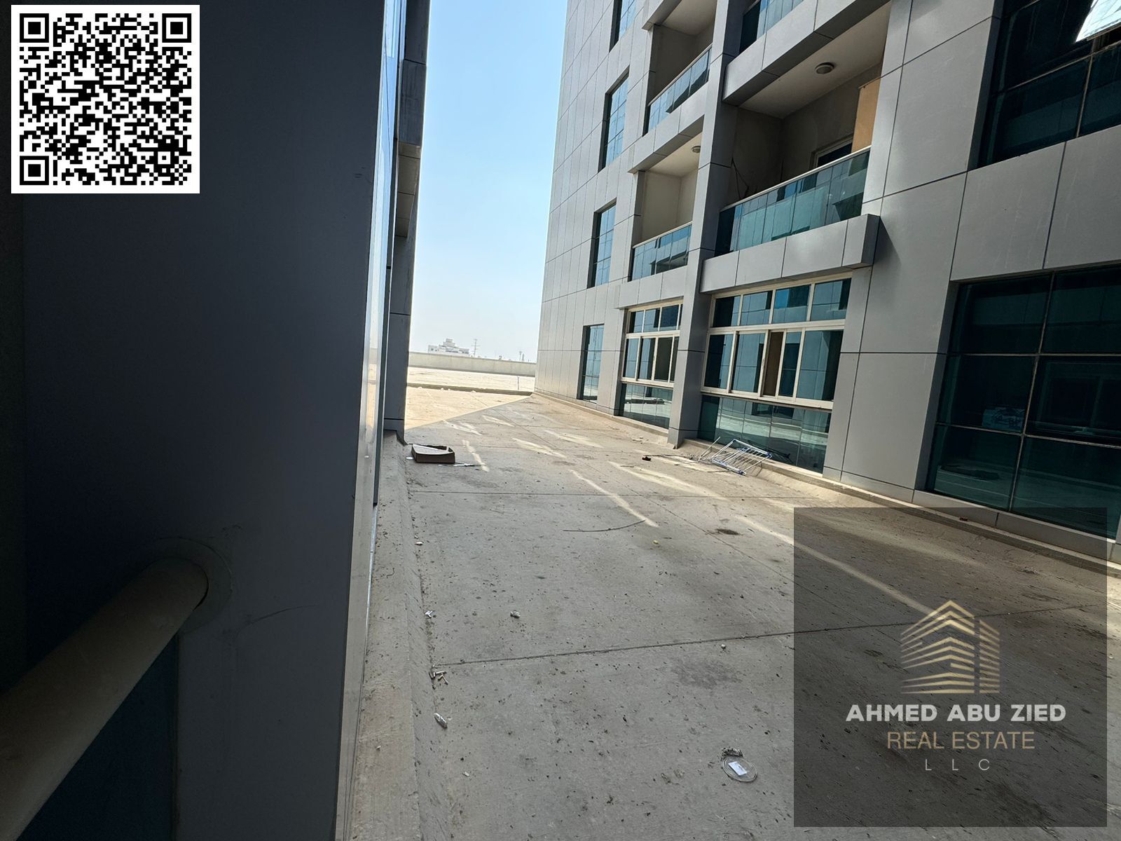 Furnished one-bedroom apartment for annual rent in Ajman, City Towers, Al Nuaimiya. Prime location next to Safeer Mall. Includes kitchen, 2 bathrooms,