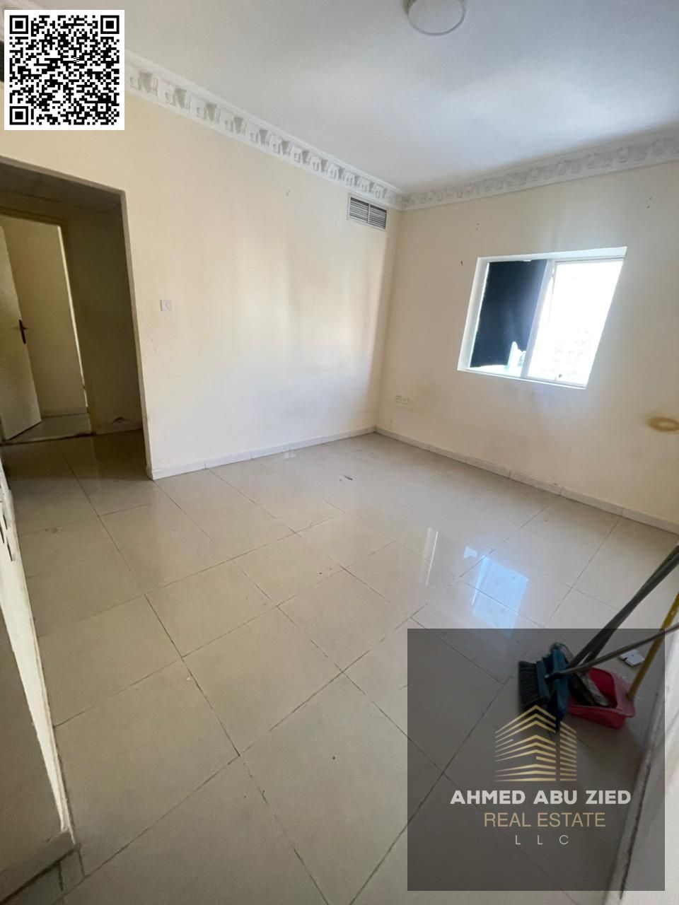 Three rooms and a hall for annual rent in Ajman Al Nuaimiya, Kuwait Street, near the Afghan Kebab Restaurant, 2 bathrooms, no balcony, rent 35,000, 4