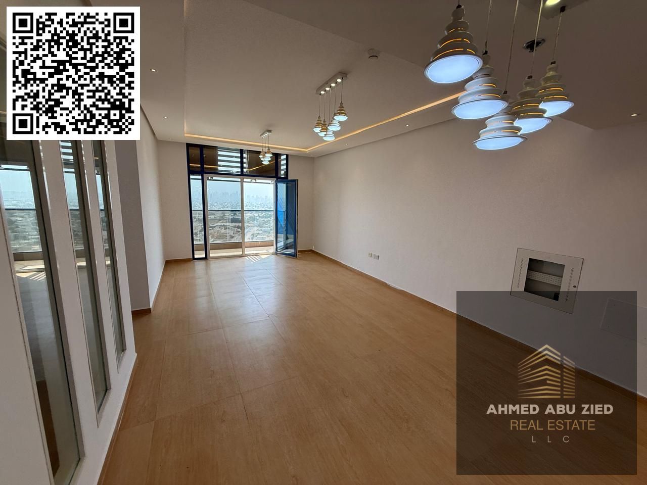 The finest and most luxurious apartment for annual rent, a 3-bedroom apartment with a living room in Ajman, Al Nuaimiya 3, luxurious hotel finishing,