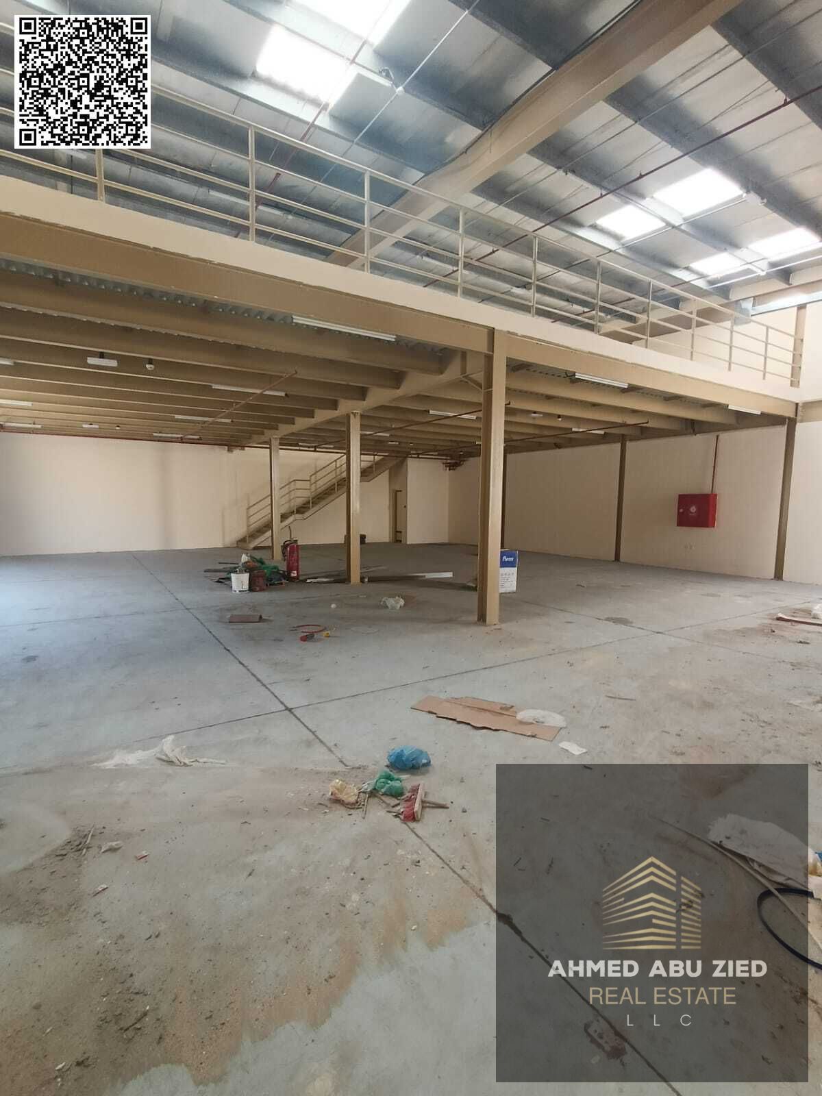 A unique opportunity to rent an annual warehouse in a strategic location in Al Jurf Industrial Area 1, Ajman, with a mezzanine, offering a very spacio