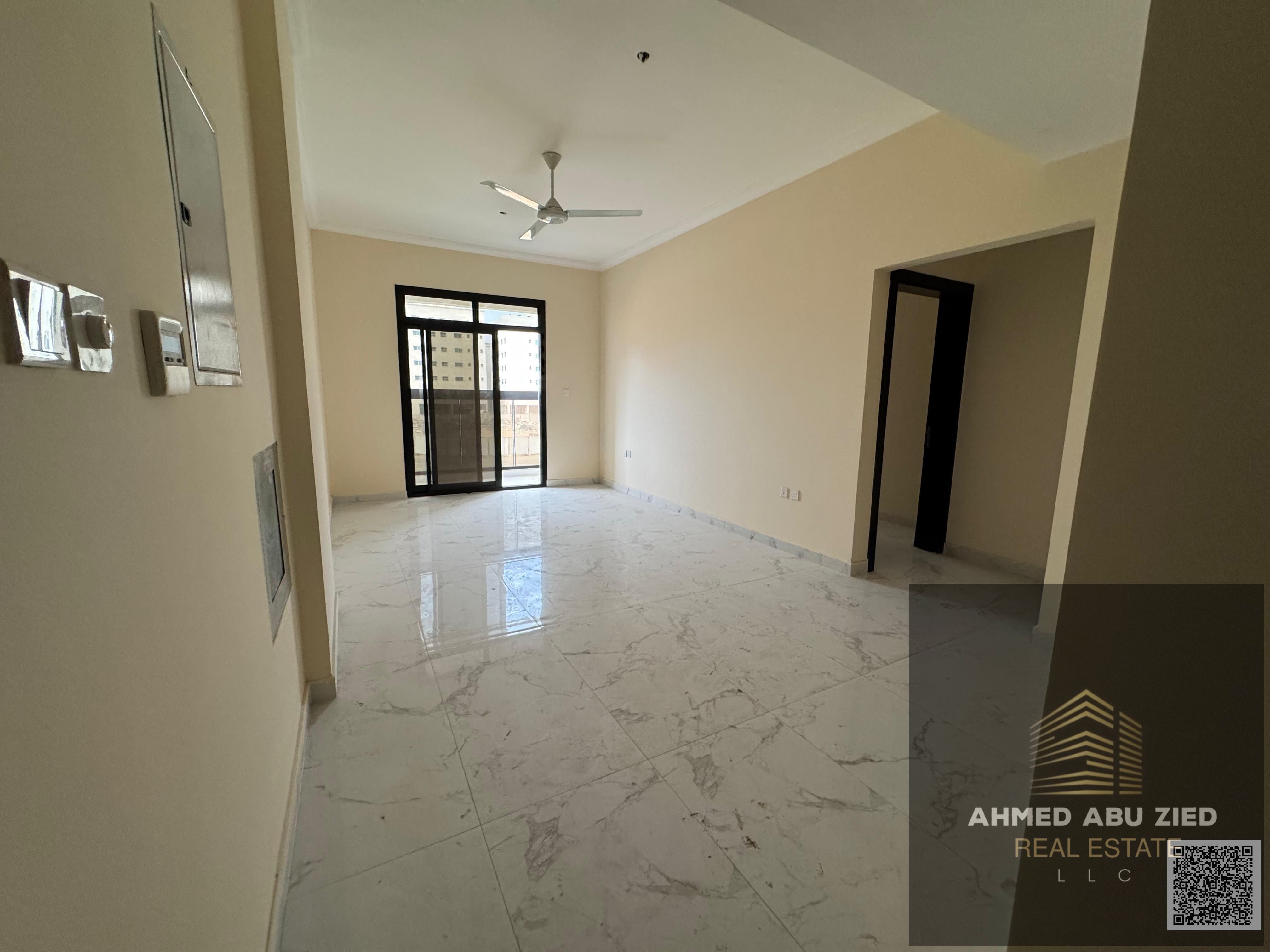 “Premium 2-bedroom + living room apartment, first occupancy, master bedroom, central AC, modern finishes, balcony with open view, equipped kitchen, cl