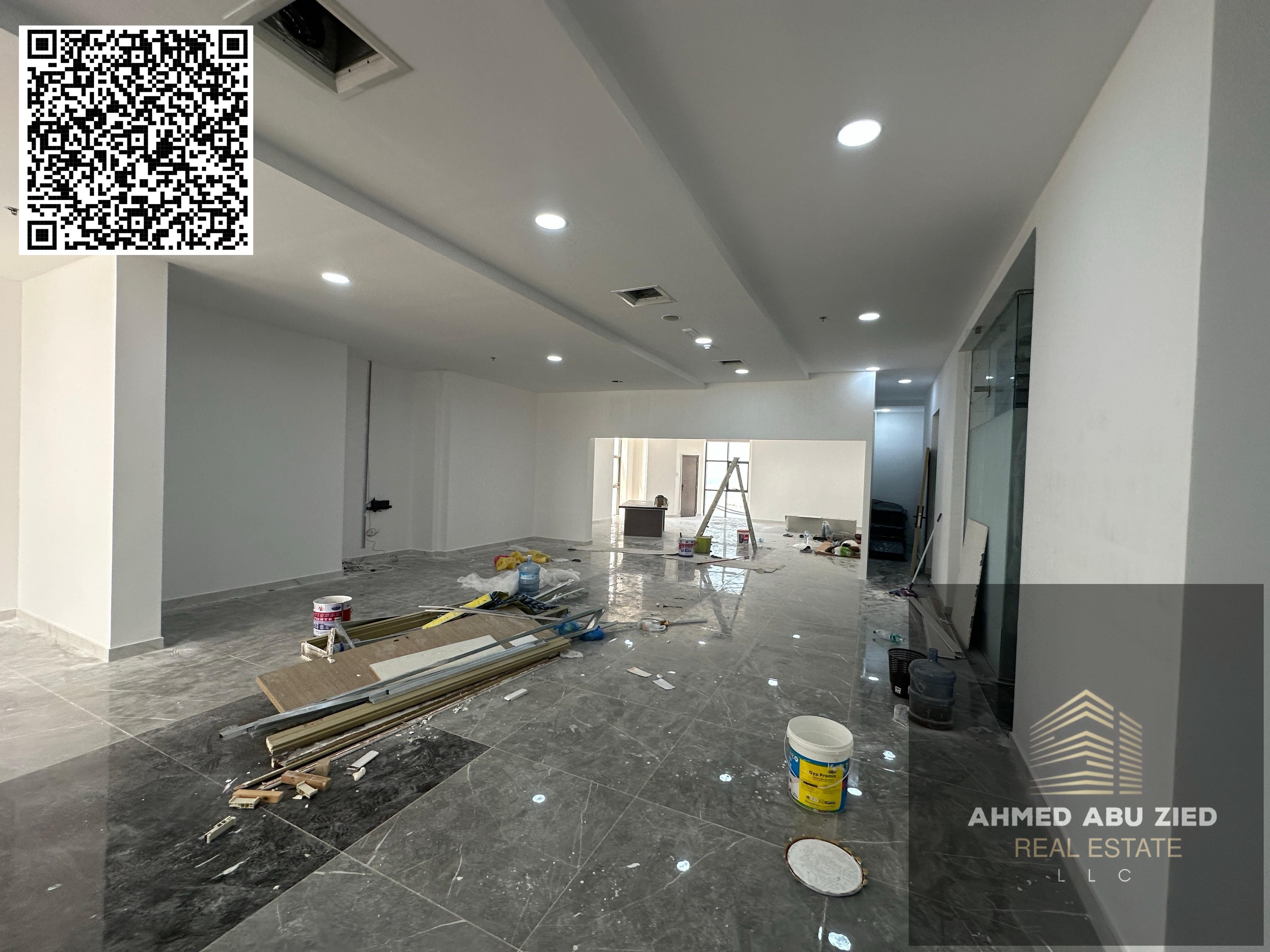 The property is located in Rashidiya 1, Ajman, close to Safeer Market, Ajman Cooperative Society, and Nesto, with easy access to public transportation