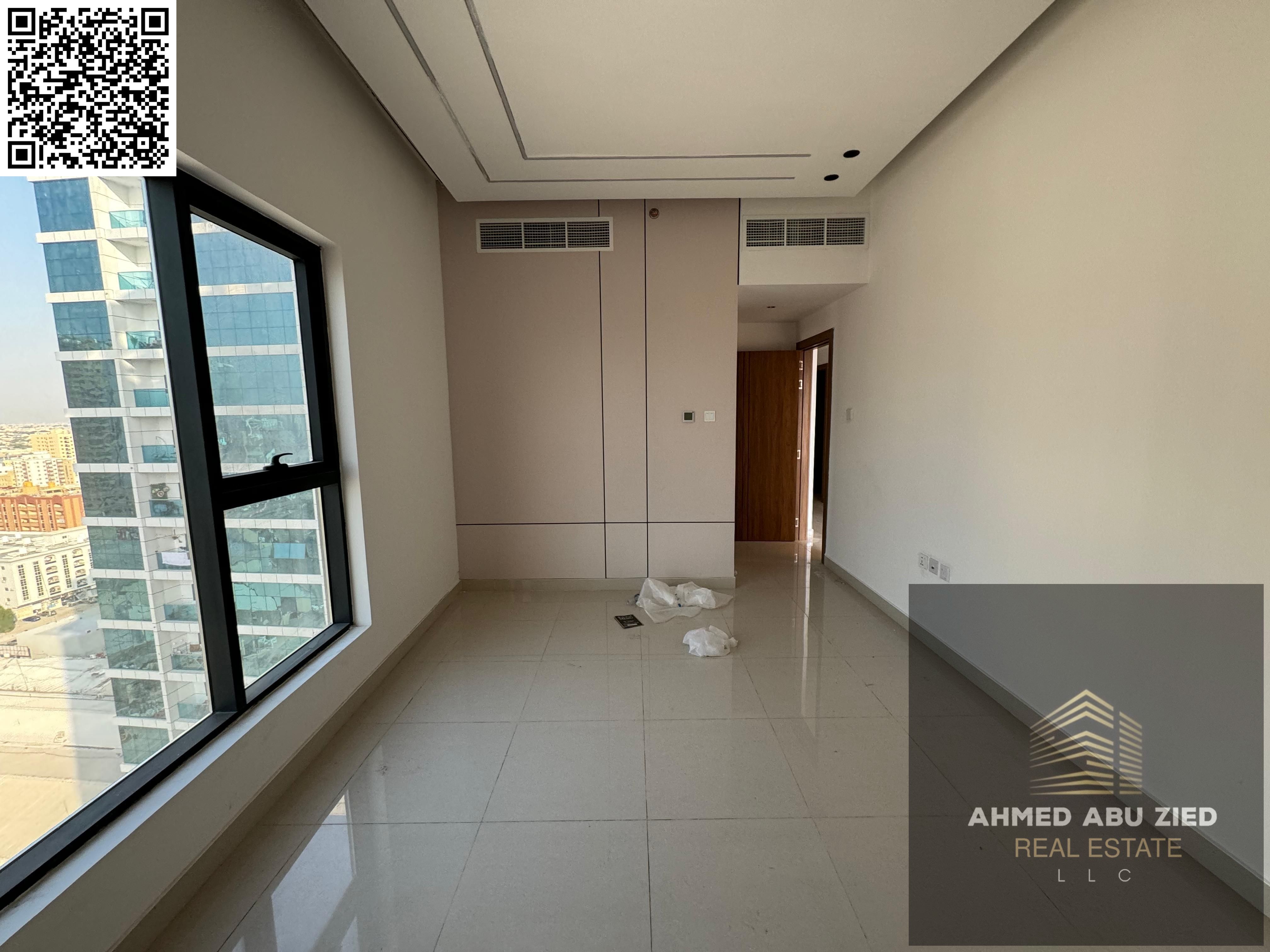 Al Rashidiya 1, Ajman - Open view of Khalifa Bin Zayed Main Street, excellent location next to all essential services and facilities