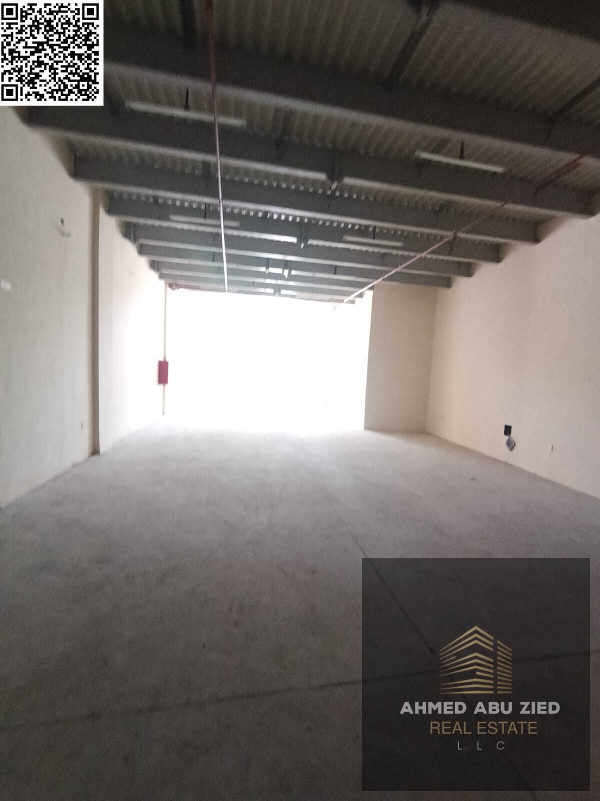 Al Jorf Industrial 2, Ajman - Strategic location on main road, near Sheikh Mohammed Bin Zayed Road & Dubai-Sharjah exit, ideal for expanding businesse