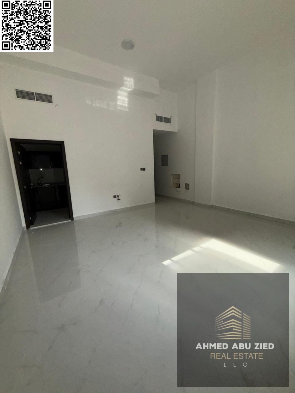 Brand-new studio for annual rent in Al Karama, Ajman, near Ajman Corniche, spacious layout, separate kitchen, open view, and affordable price.