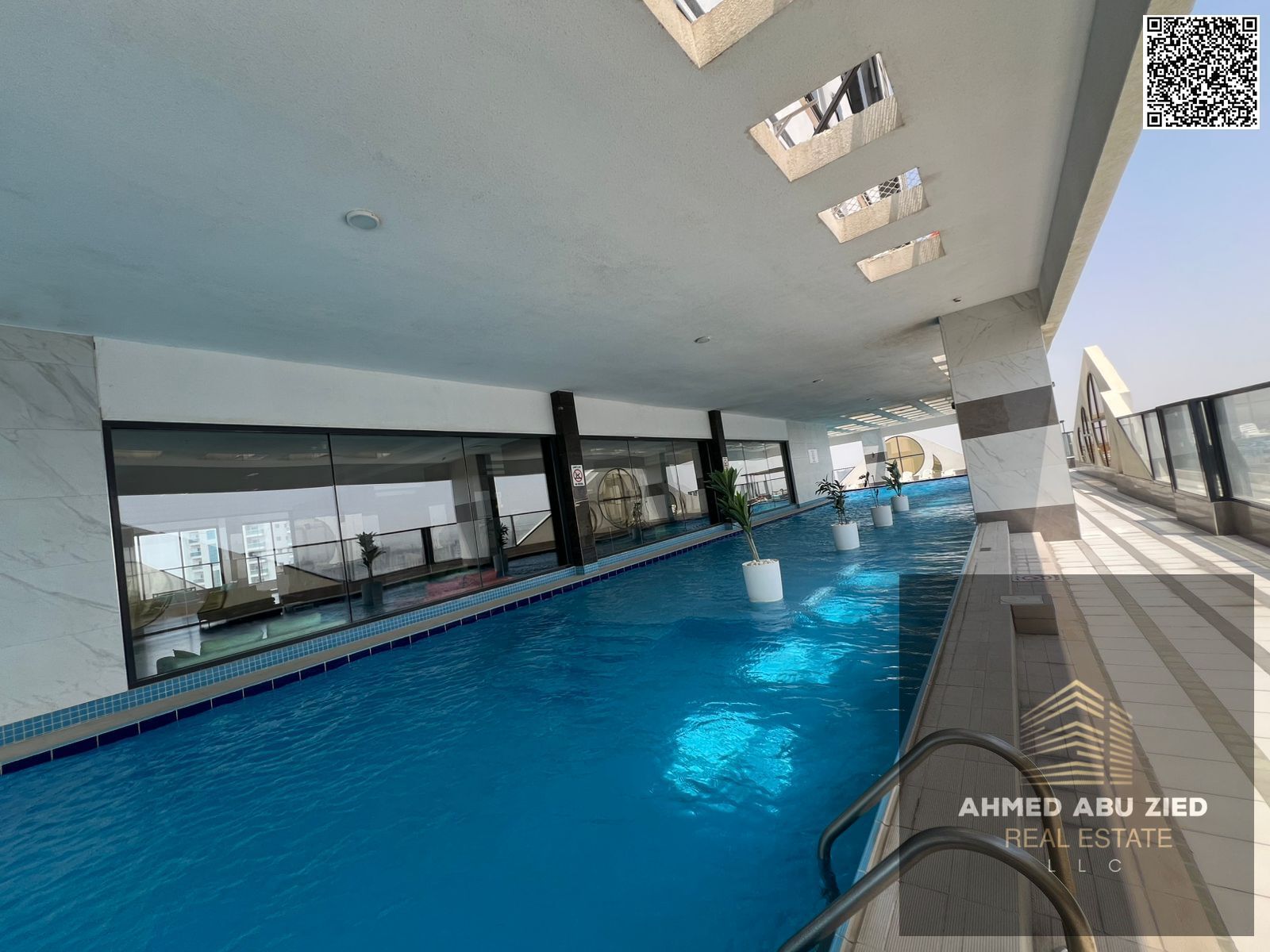 Annual rent: beautiful 2BR apartment with hall, free parking, 1 month free, gym, pool, free aqua park, hotel-style finish, spacious, central AC, balco