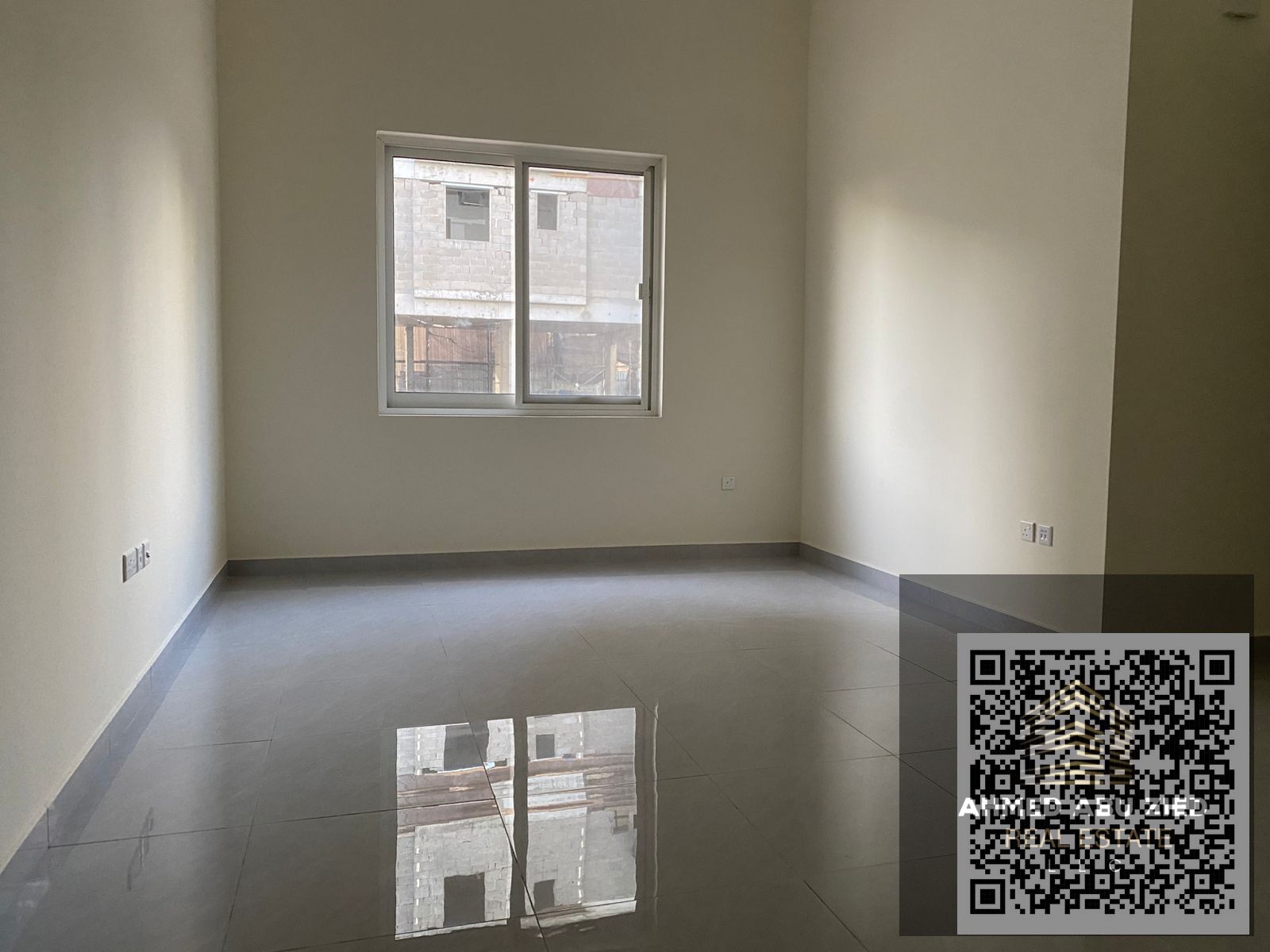 1 Bedroom and Living Room Apartment with 2 Bathrooms and Split AC First Tenant Ground Floor Only AED 32000