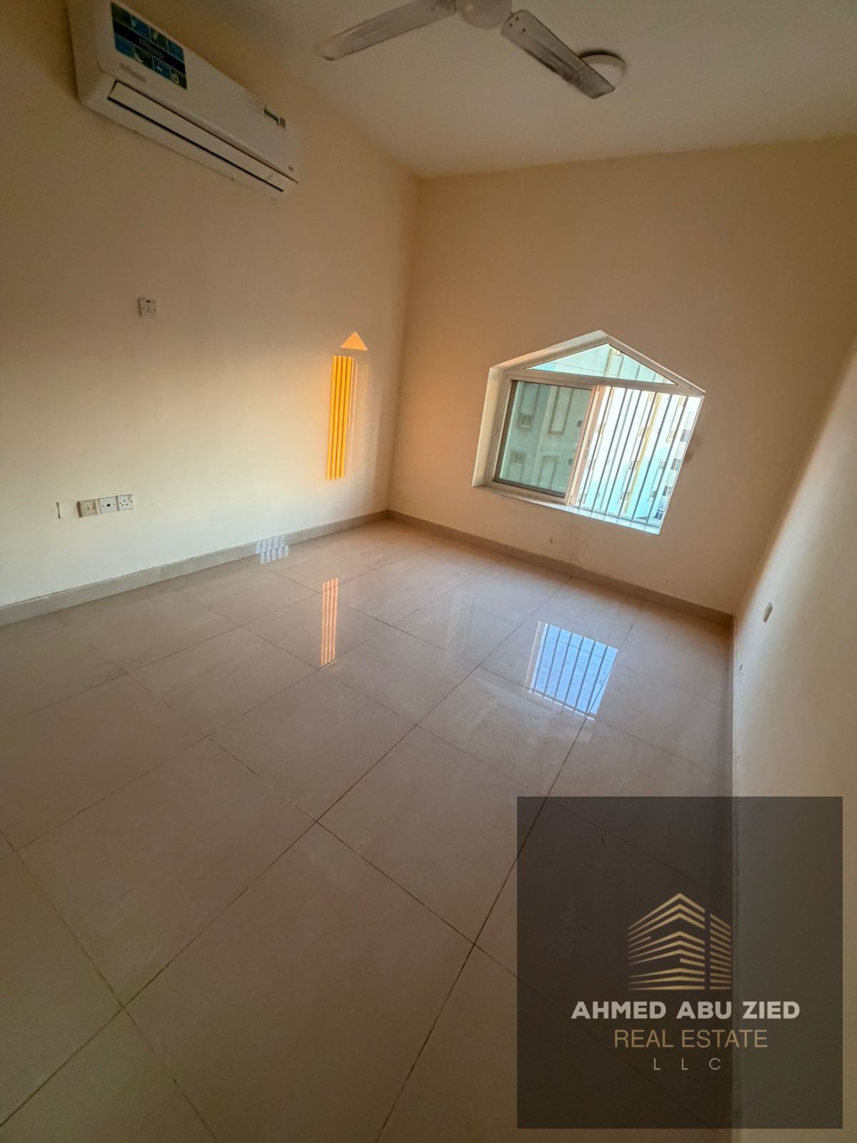 A unique opportunity for annual rent in the heart of Ajman: a spacious studio in a fully serviced location, exclusively for families.