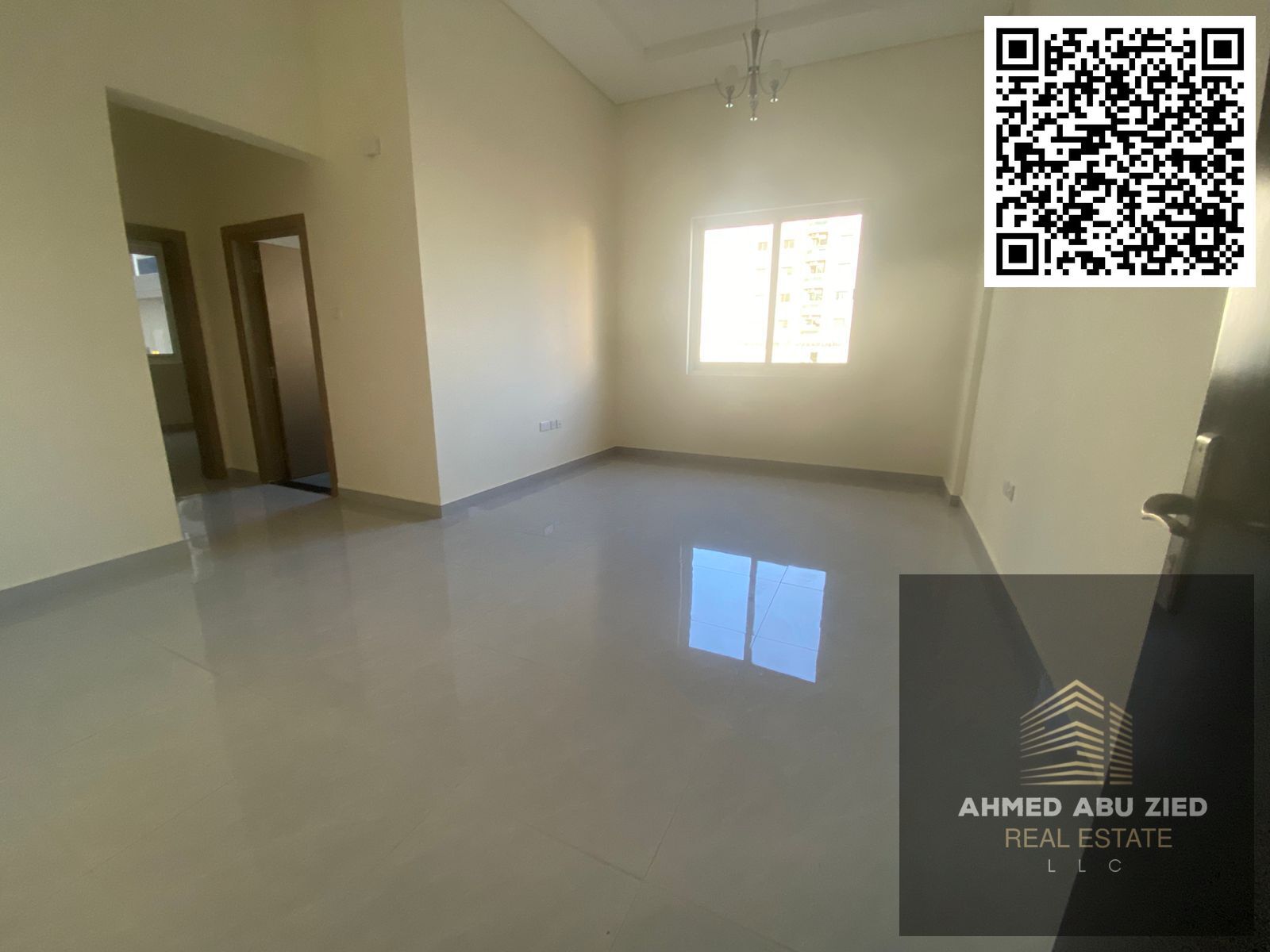 Upscale and luxurious bedroom and living room | 2 bathrooms | First occupancy | Split air conditioning | High-end and modern finishing | Prime locatio