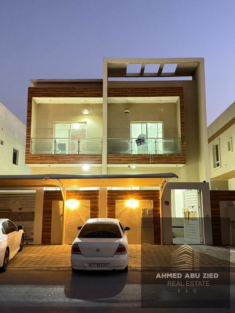 Distinctive family villa with aspacious area of 3,000sq. ft,designed for comfort,privacy,and upscale living. Villa features 5master bedrooms seeking