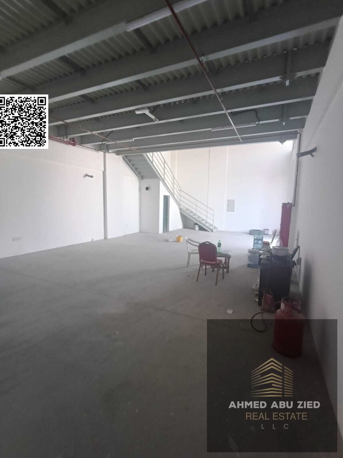 Warehouse for annual rent with a weighbridge, ready for immediate occupancy in Al Jurf Industrial Area 2, located on a main road near Sheikh Mohammed