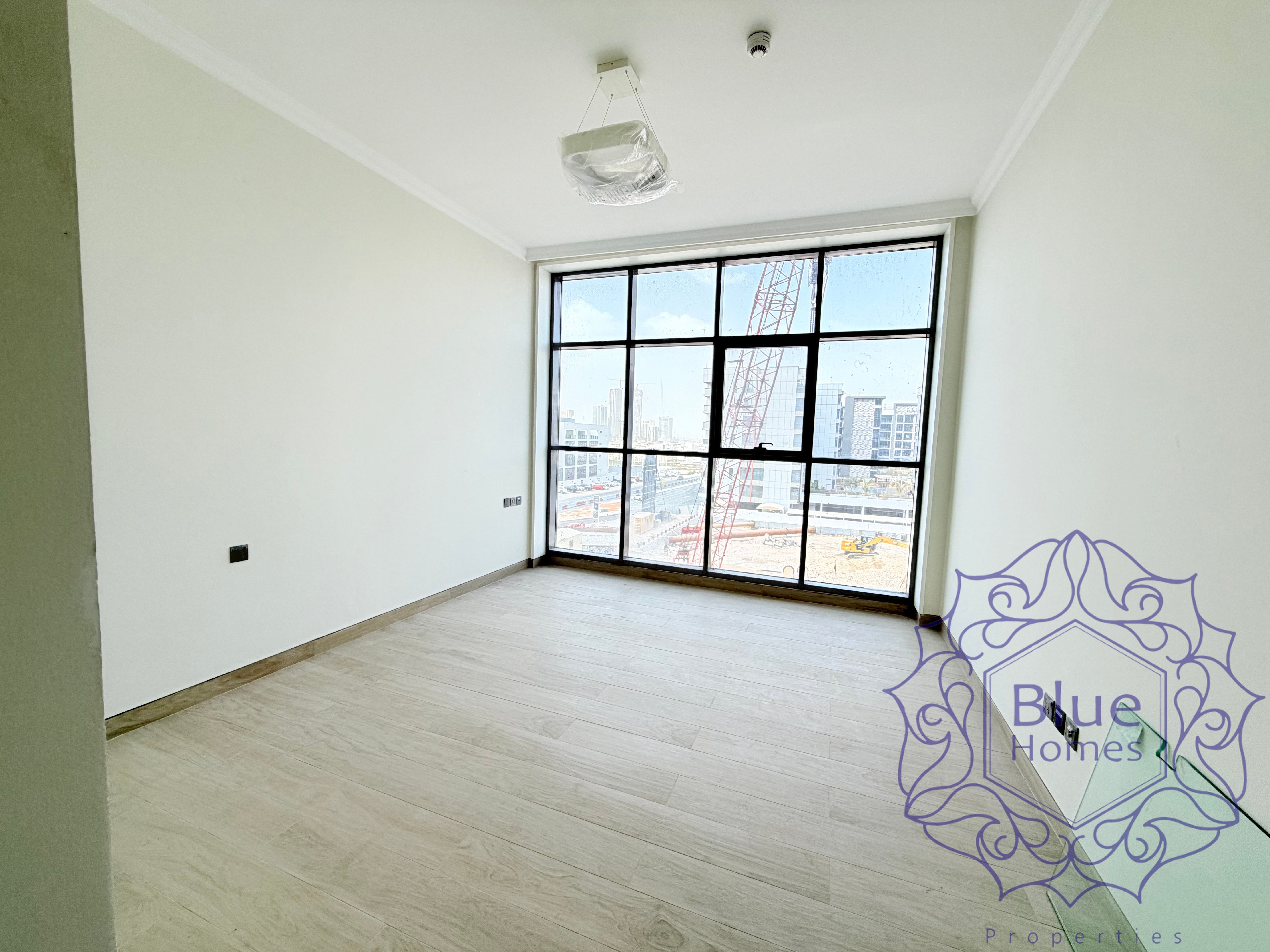Brand new luxury layout 1BR with balcony