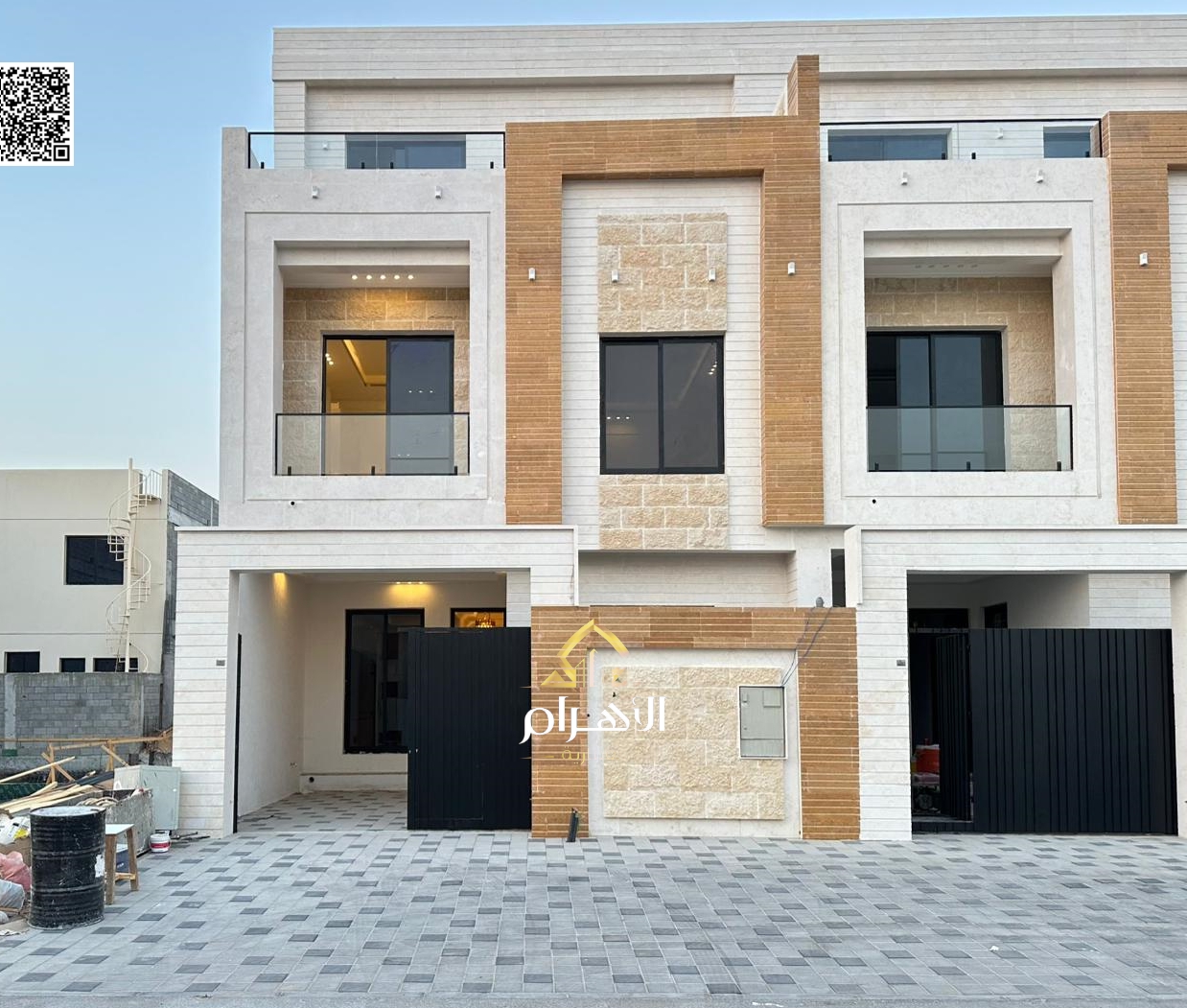 Luxury Townhouse in Al Yasmin Spacious land with elegant construction. Freehold ownership for all nationalities Contact: Mohamed Marzouk – Al Ahr