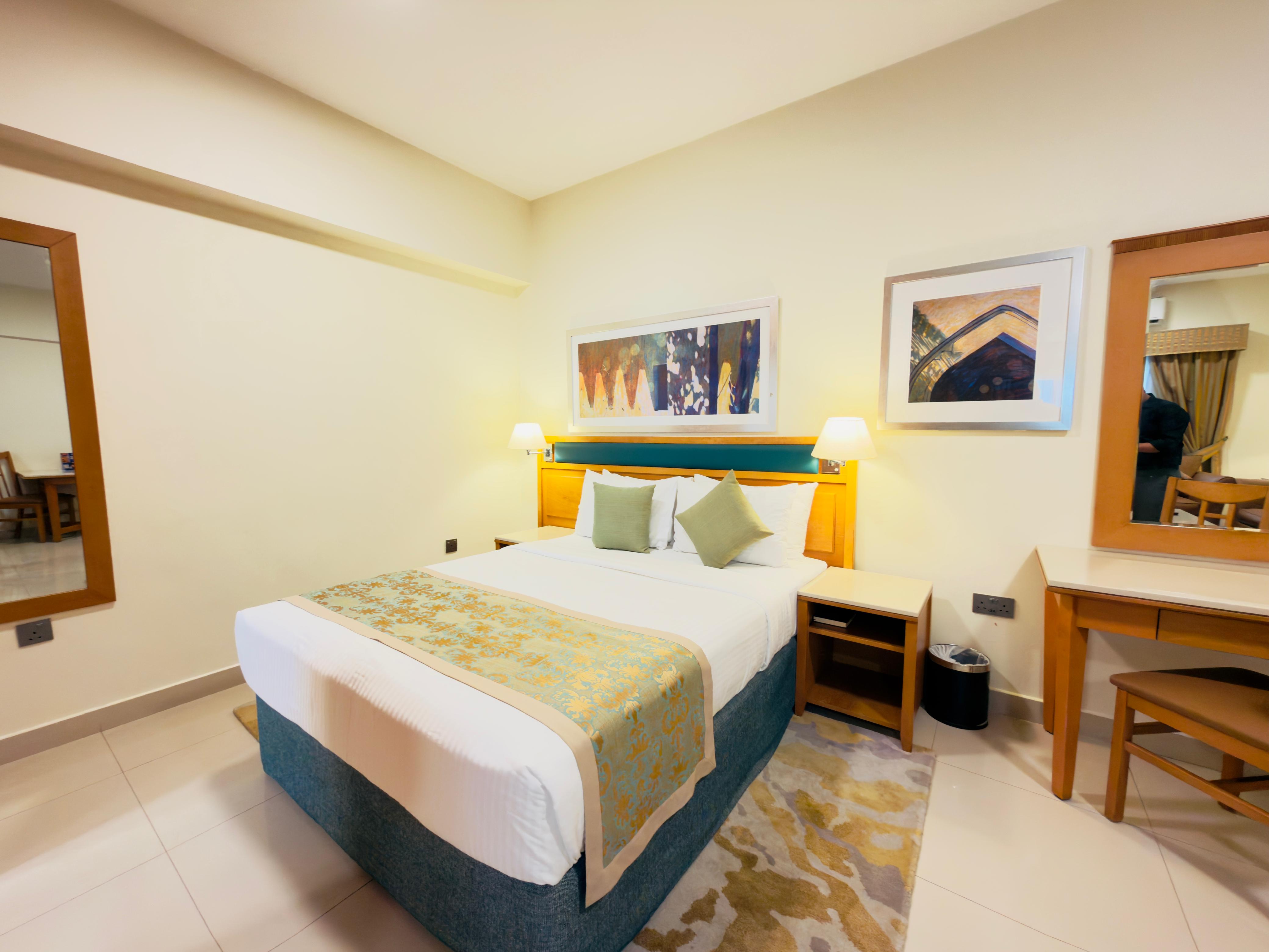 ALL Including Dewa Wifi _Fully Furnished With Balcony_ All Amenities 4-Cheques