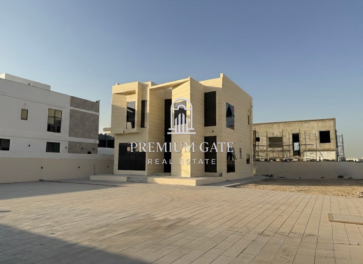 Brand new 4BR Villa | Modern design | Maids