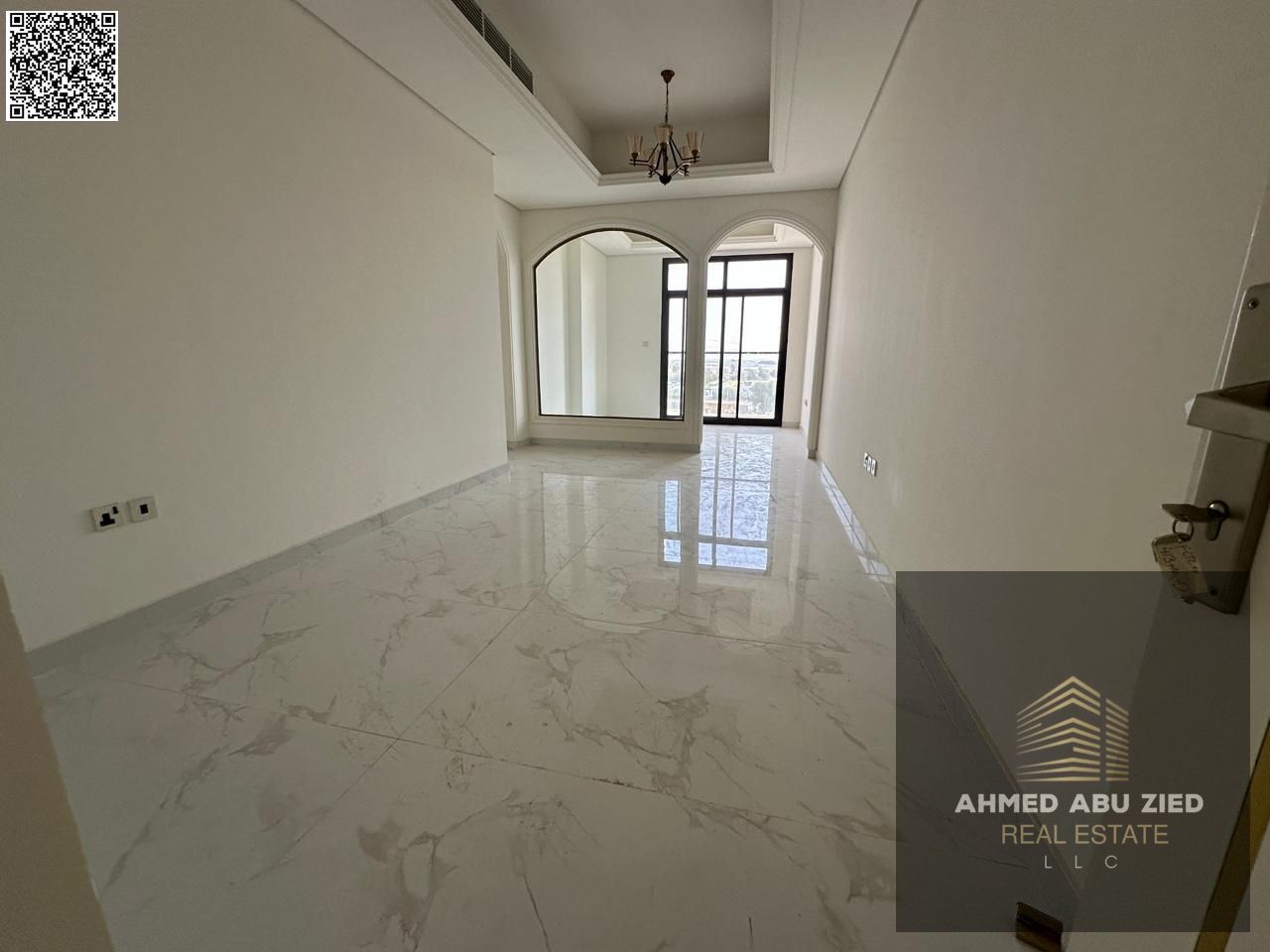 First-tenant 3BR + hall in Al Talleh, Ajman – 3 bedrooms, built-in wardrobes, balcony, 3 baths, central AC, spacious, excellent finish, vibrant locati