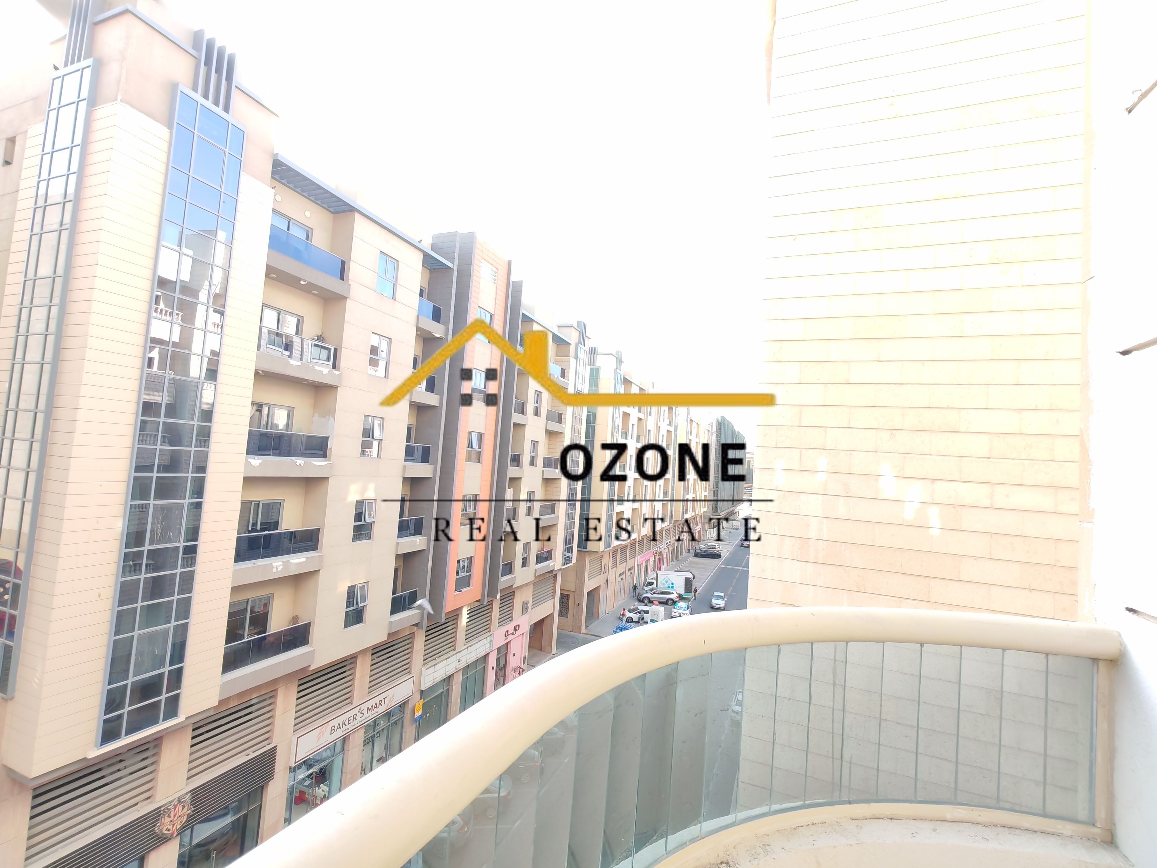 Like New\°Huge Specious 2BHK with Balcony\°Parking\°Family Building
