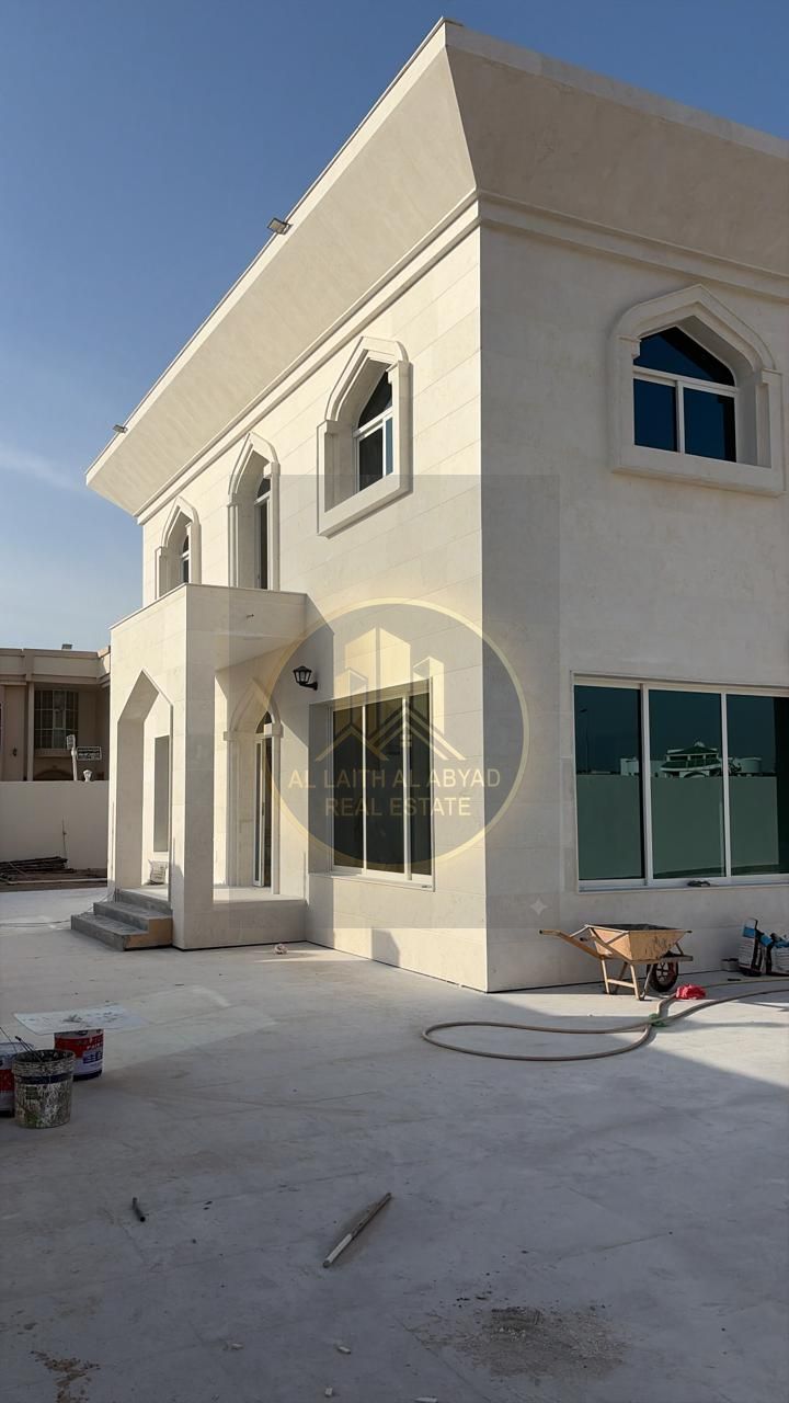 For Sale: Super Deluxe Two-floors Villa in Al Ramtha A premium villa located on an a main road in a prime residential area. Fully renovated
