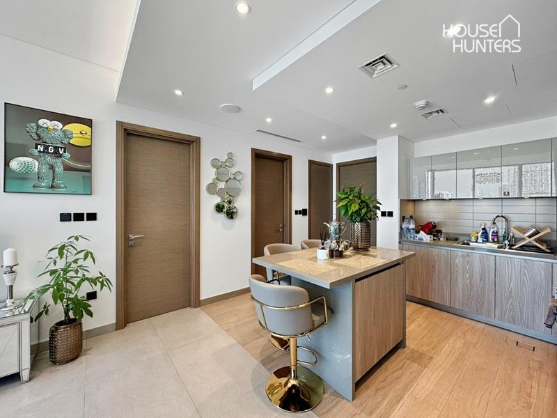 Downtown View | Luxury furnished | High floor