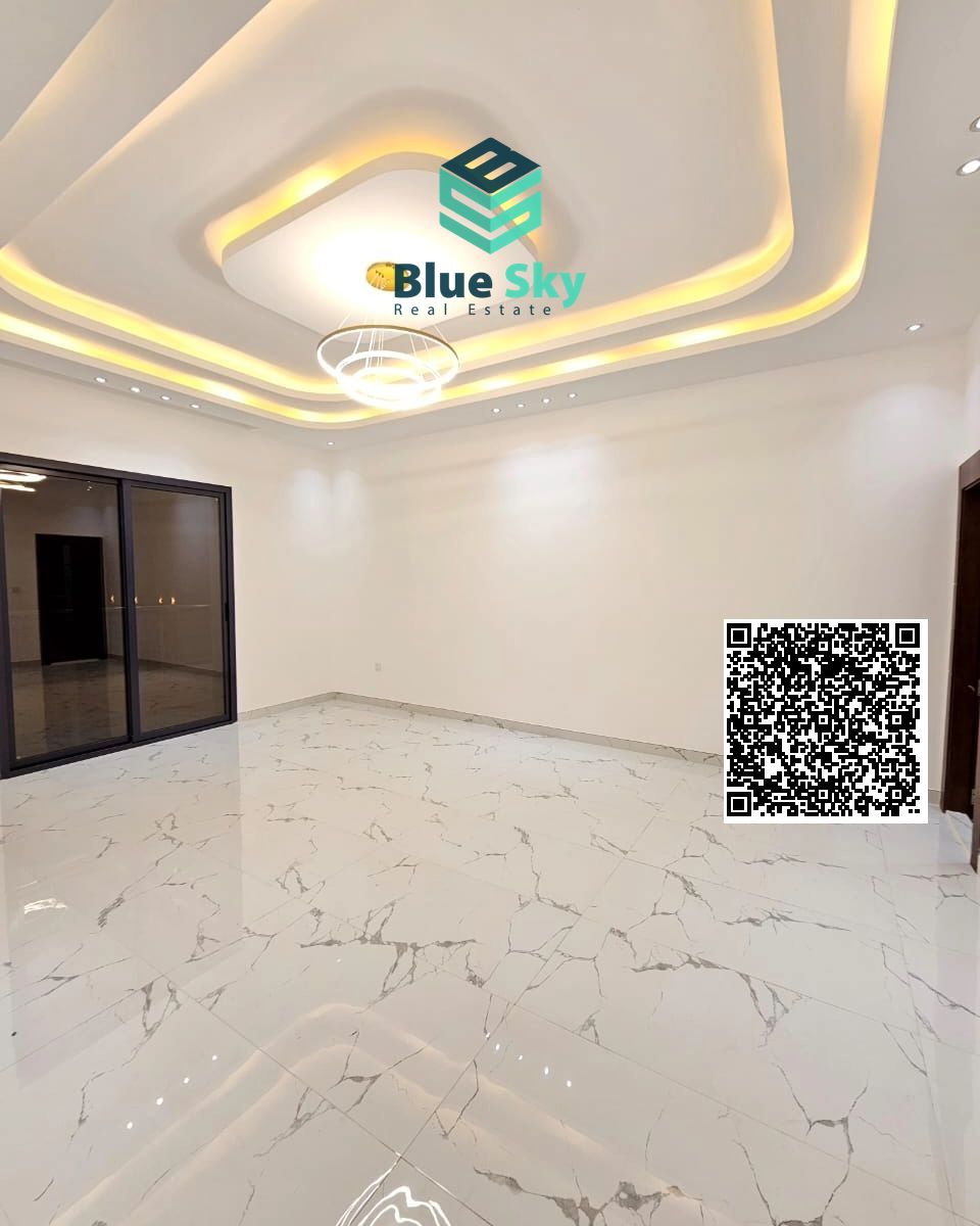 Luxurious | Prime Location | 5 Bed | 5 Mints E311