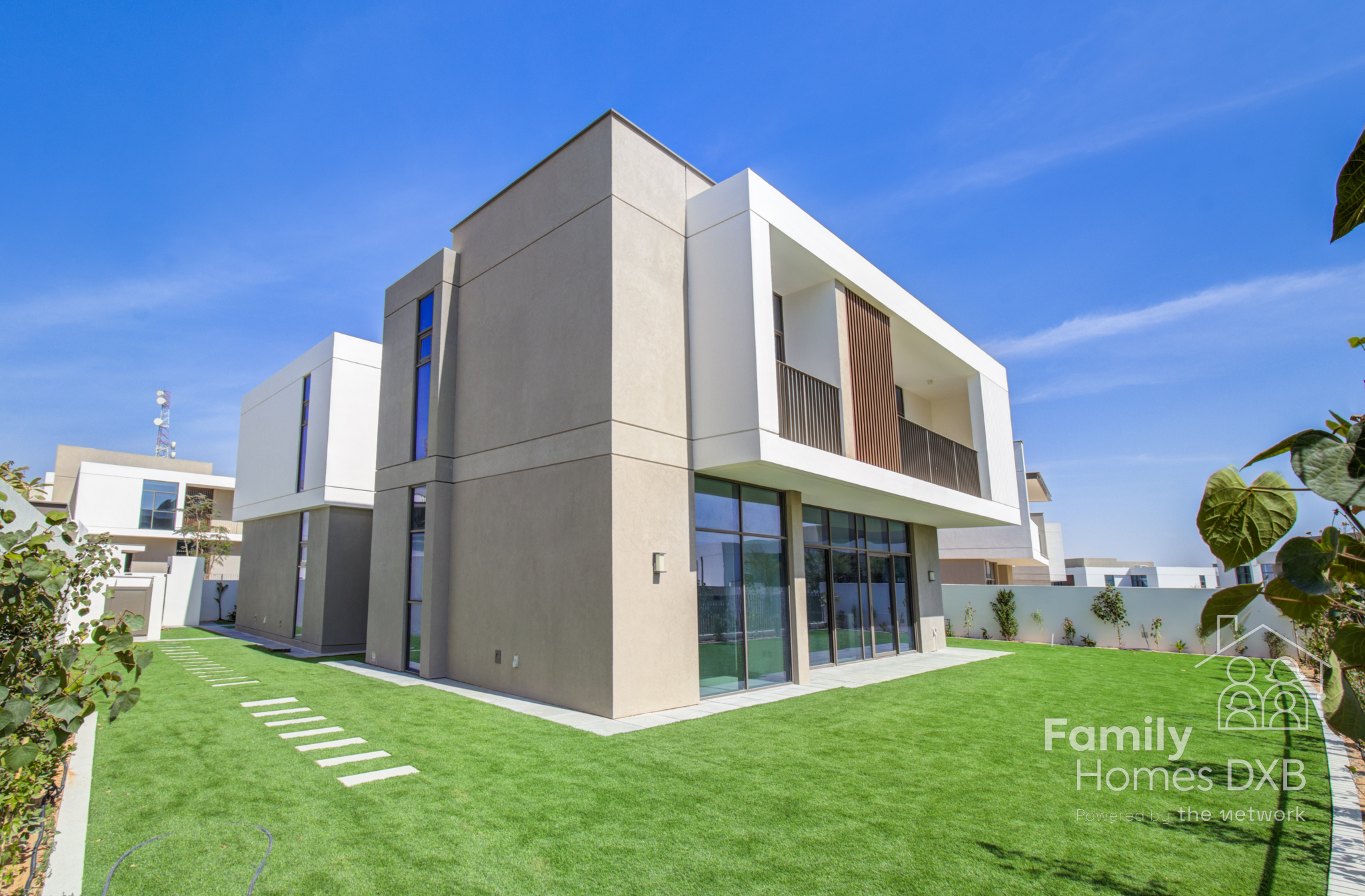 5 Bed Villa | Elevated Plot | Prime Location