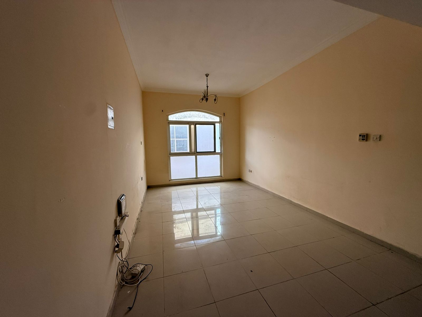 Studio with good space / Central AC – Open view – Bathroom with excellent finishing – Semi-separate kitchen – Close to all services