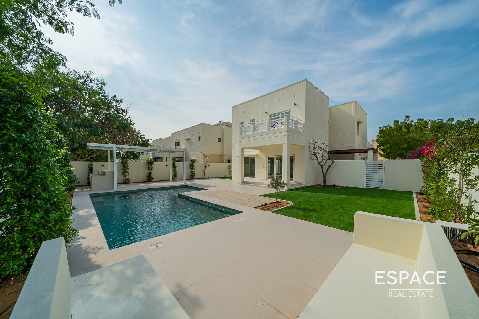 5 BR Plus Maids|Fully Upgraded|High End