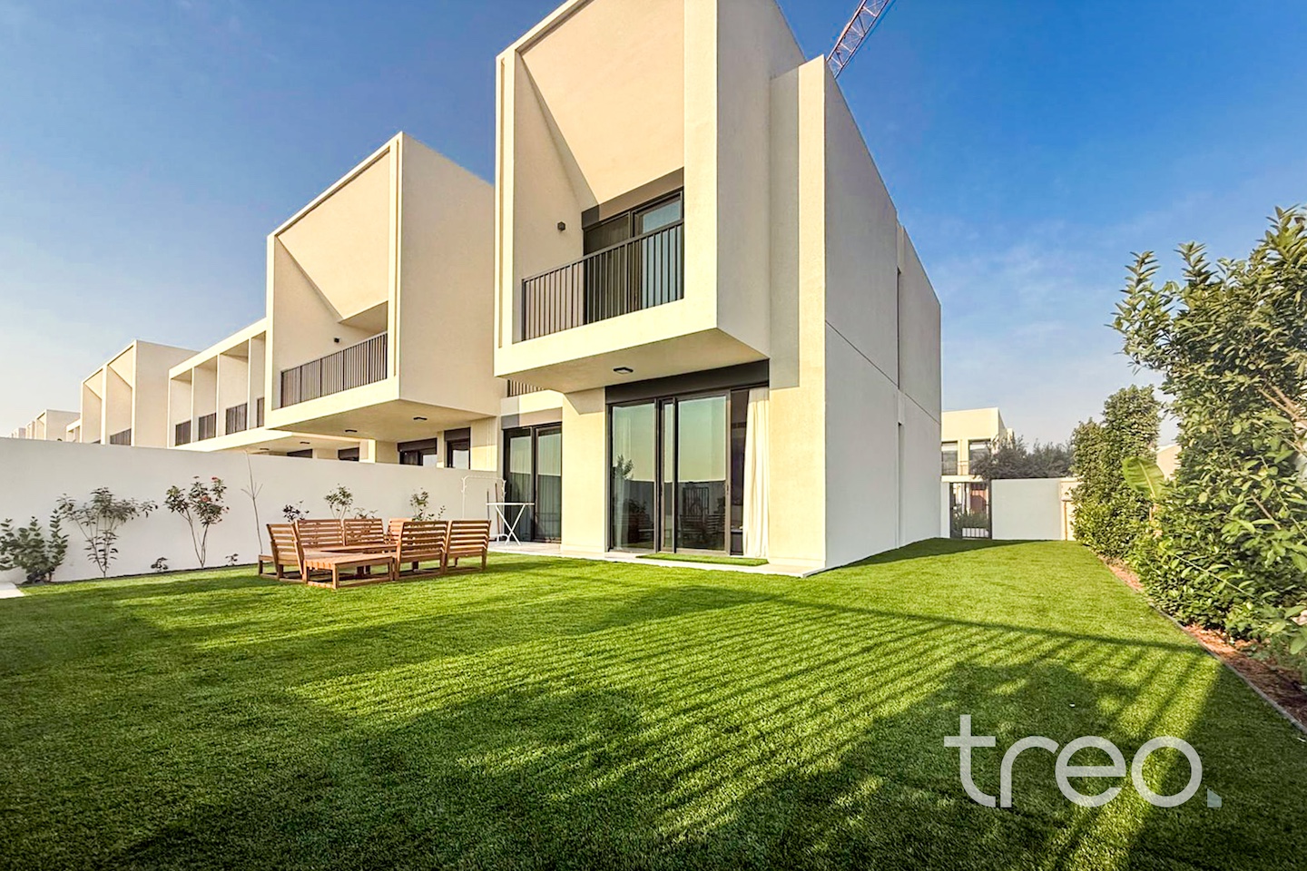 Single Row | Big Plot | Landscaped | Vacant