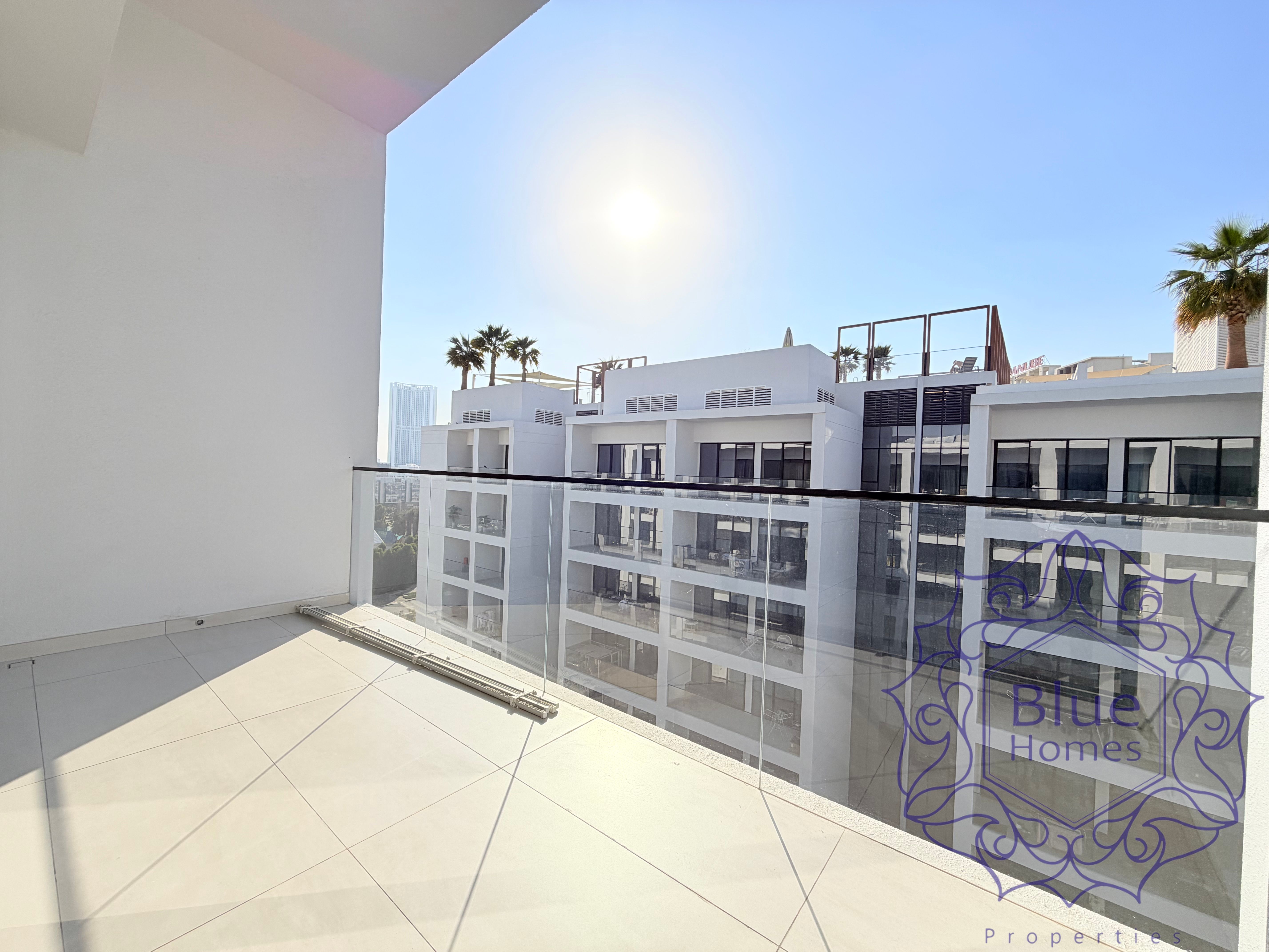 Bigg layout prime location luxury Studio// 64K