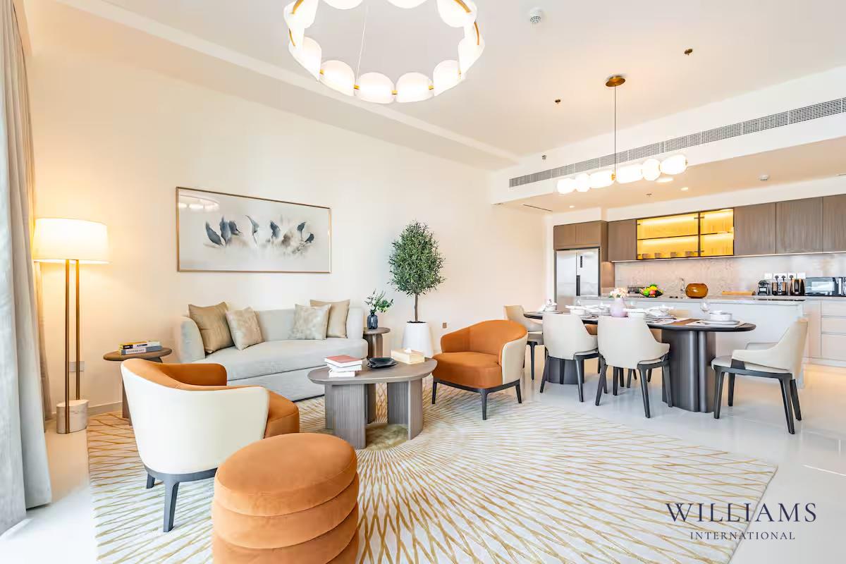 LARGE LAYOUT | MARINA VIEWS | VACANT
