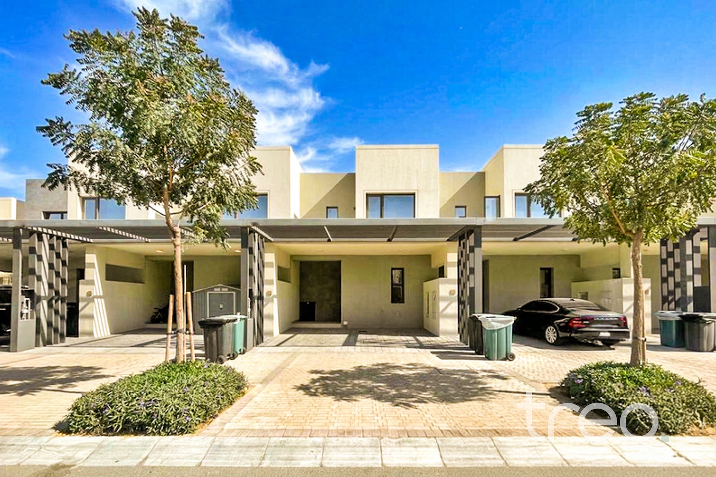 Single Row | Upgraded | Close To Amenities